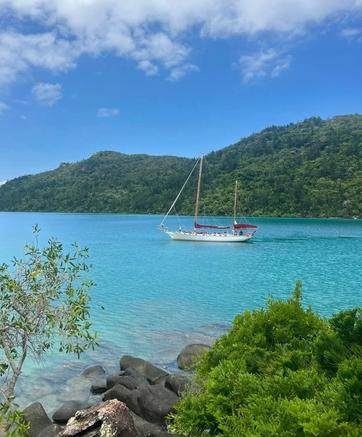 Sailing in Whitsundays Sailing in Whitsundays in the heart of the Great Barrier Reef