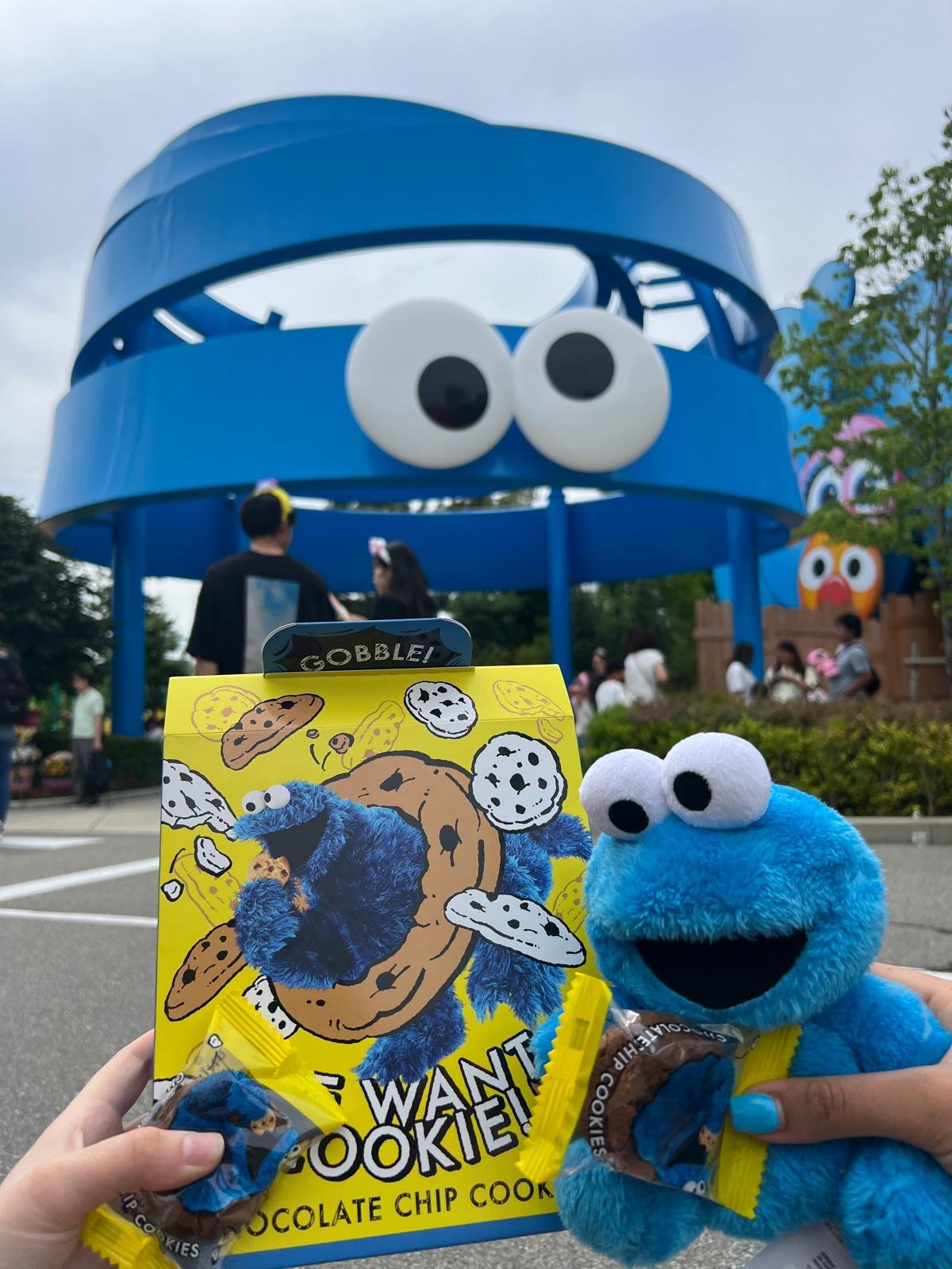 Universal Studios, Osaka, Japan, Cookie Monster, cartoon
