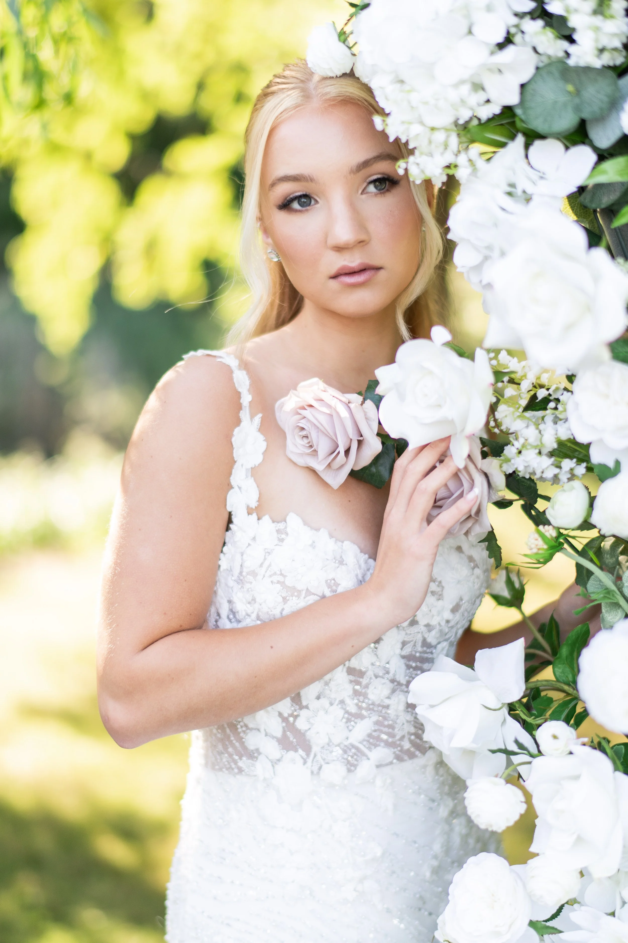 What is the difference between neutral and natural bridal makeup?