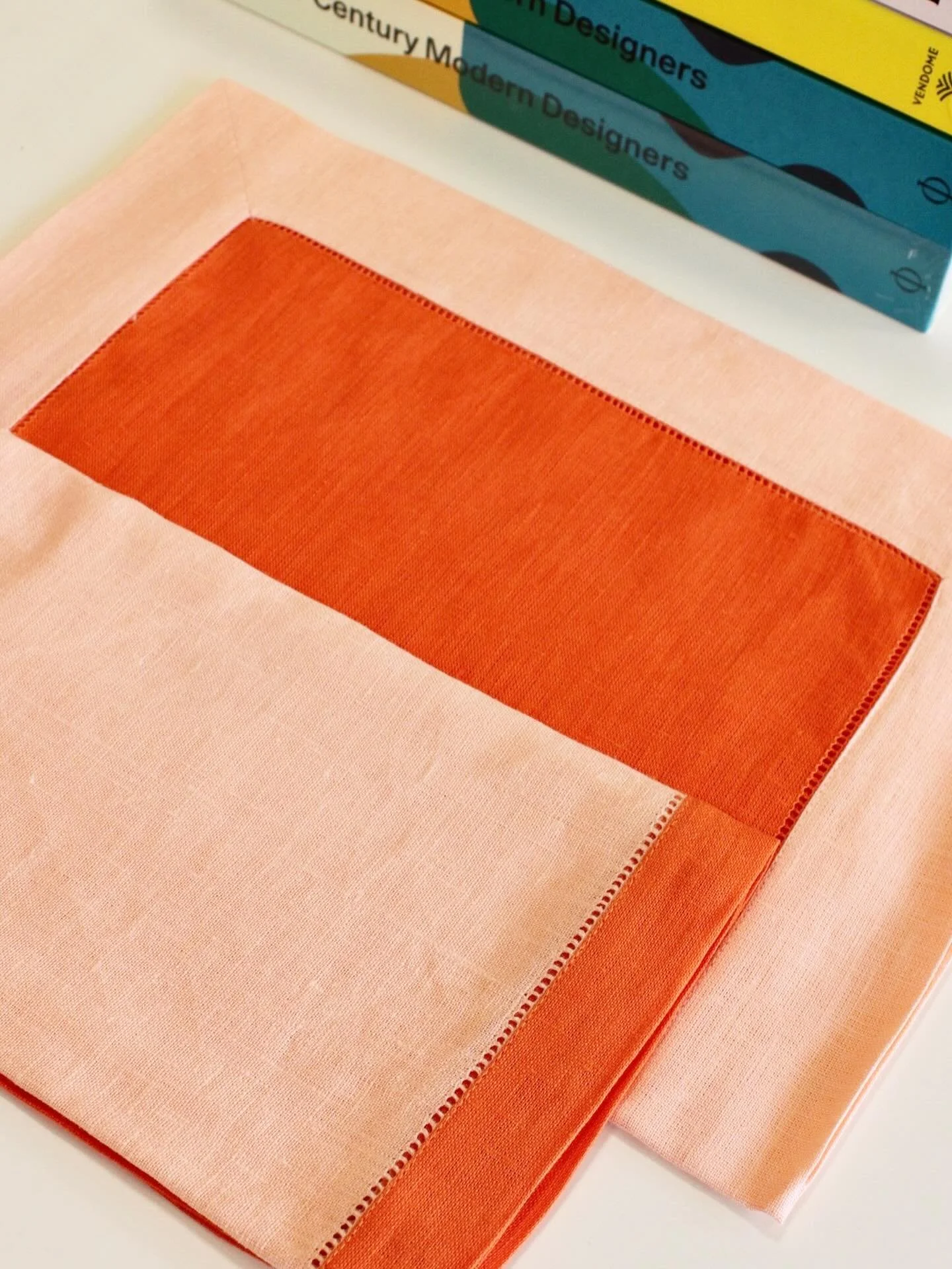 SFERRA’s festival linens = instant table joy. Grab them during our 25% off tableware sale through Friday!
