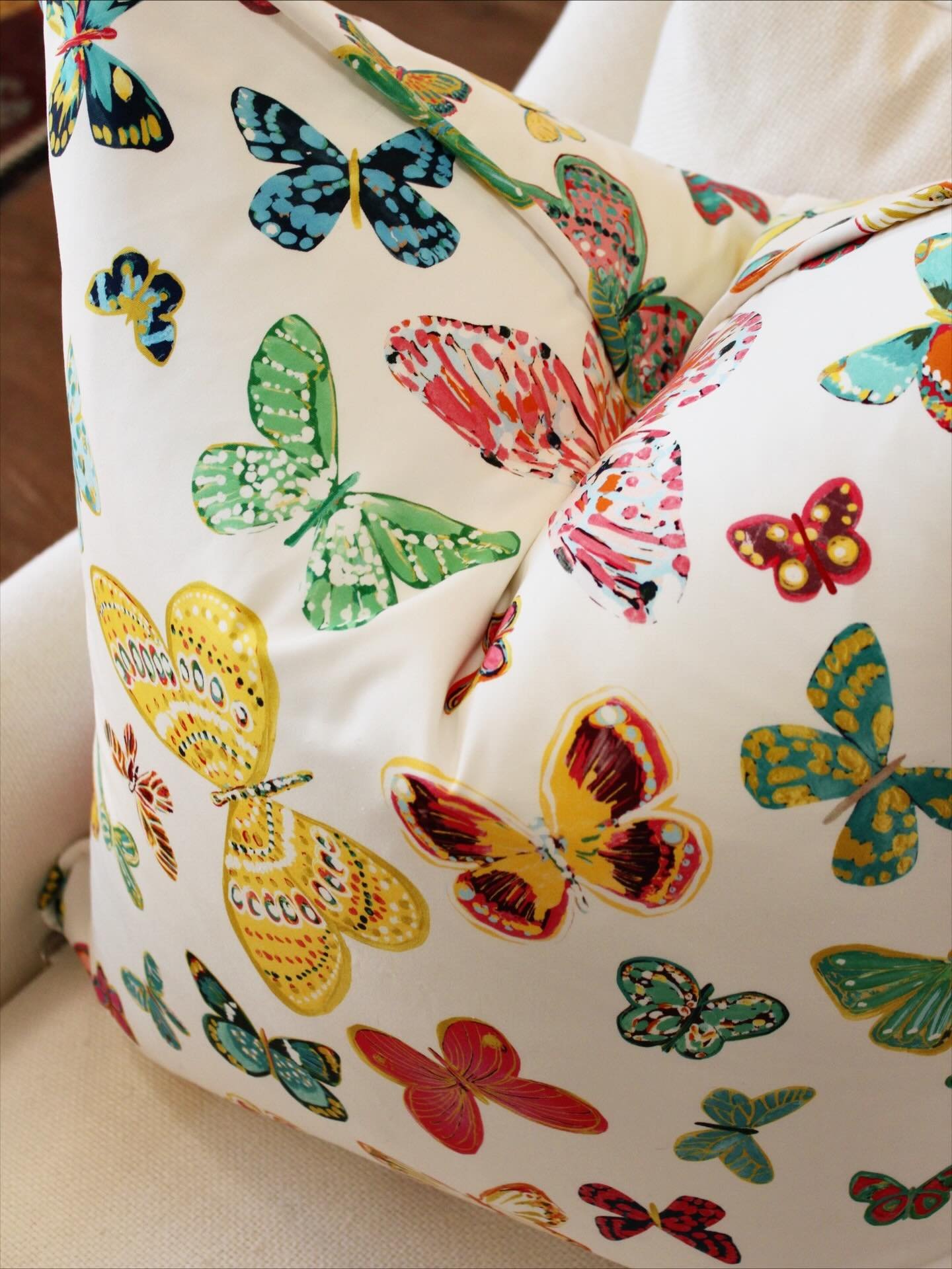 Check out these custom pillows made with this gorgeous butterfly print from Schumacher 🦋 We love how they turned out! 

Ready to create your own? Stop in and let us help you select the perfect fabric to bring your vision to life.