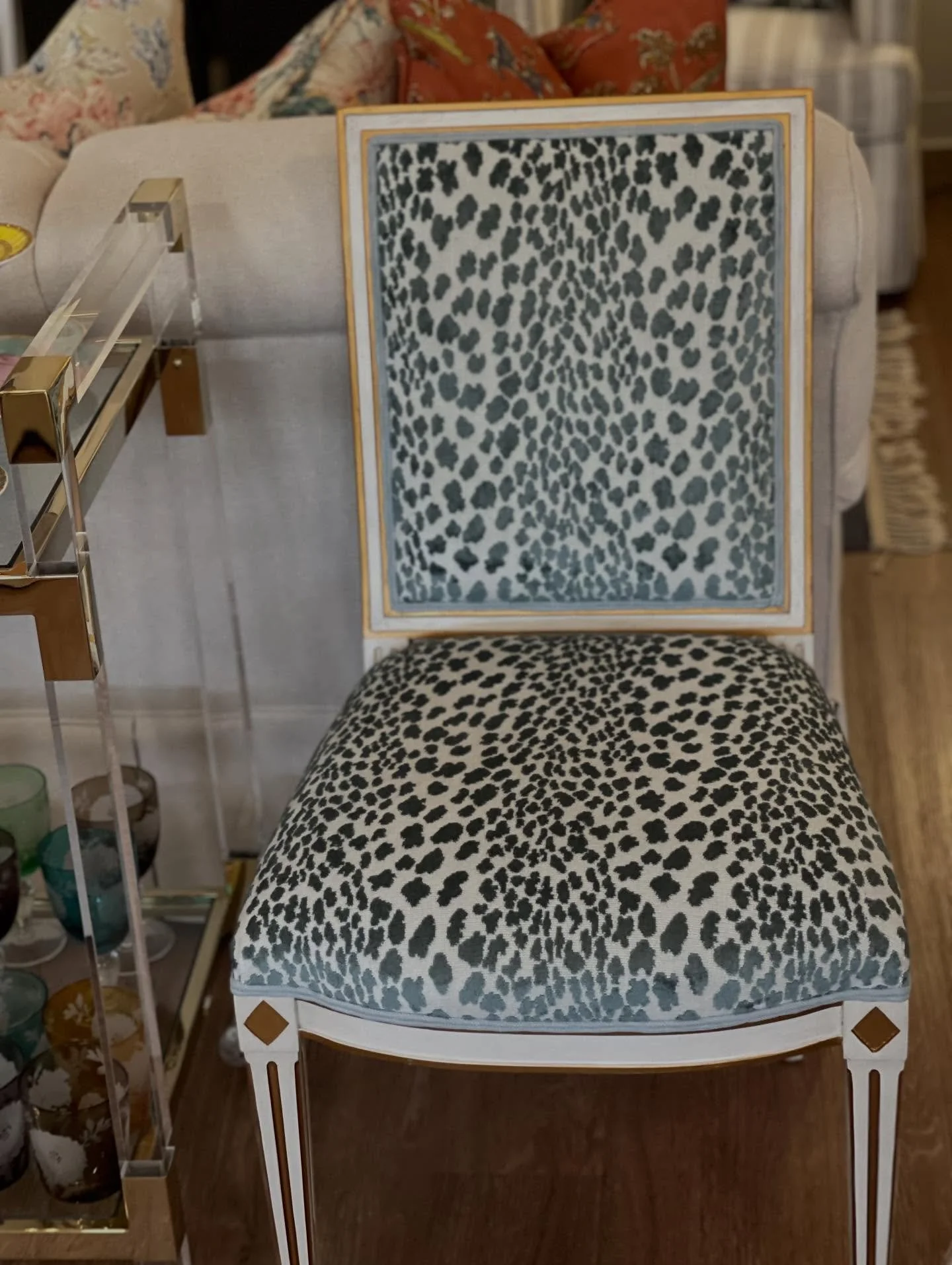 Emotionally attached to this chair 😍 Grab something off the floor or design your own. We&rsquo;re open today from 10-4 🪑