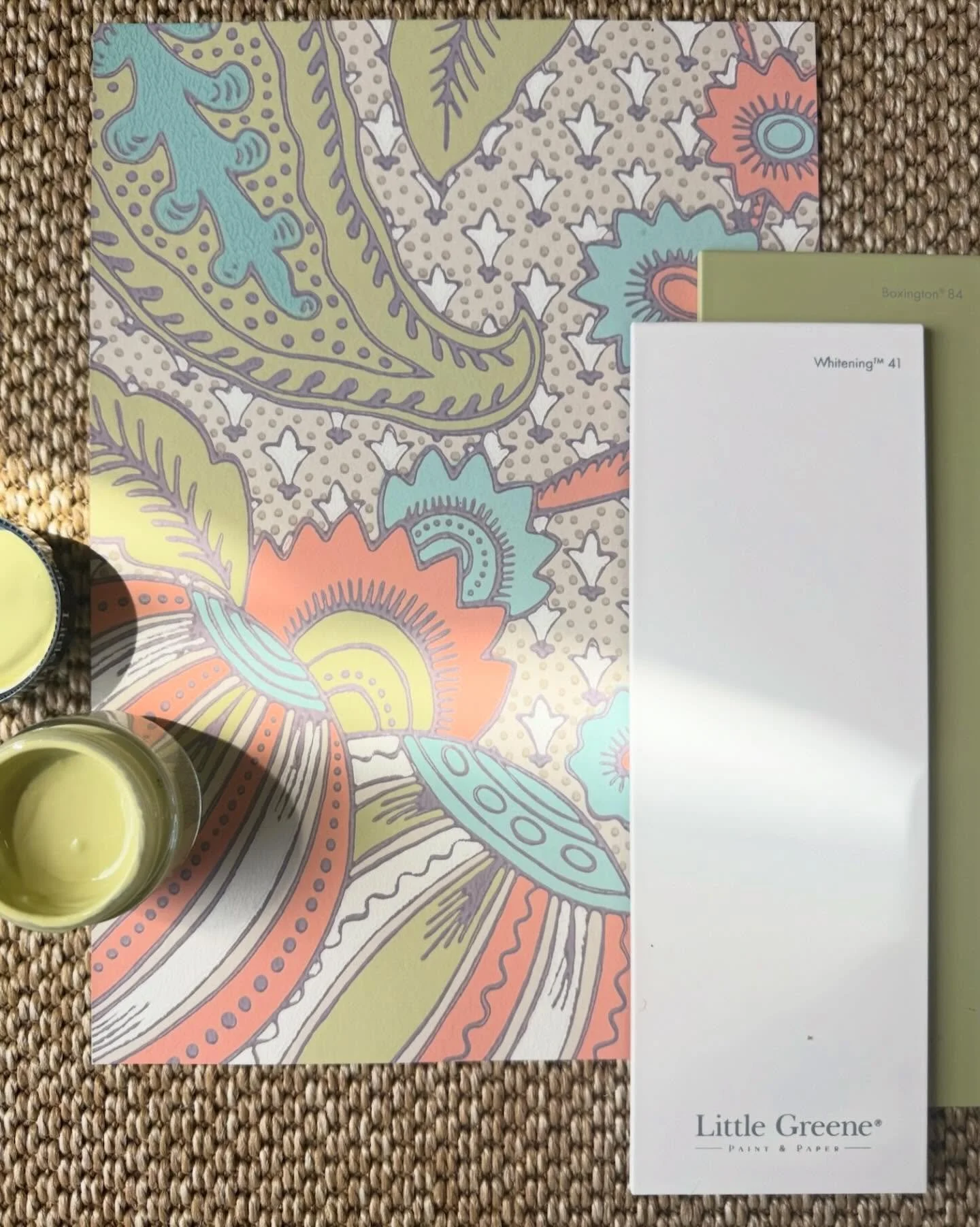 Current mood&mdash;@littlegreenepaintcompany everything (wallpaper &amp; paint!) 😍 

Loving their Boxington paint color + Pomegranate in Bazaar wallpaper&mdash;grab a sample in-store Monday through Friday from 10 AM to 4 PM.