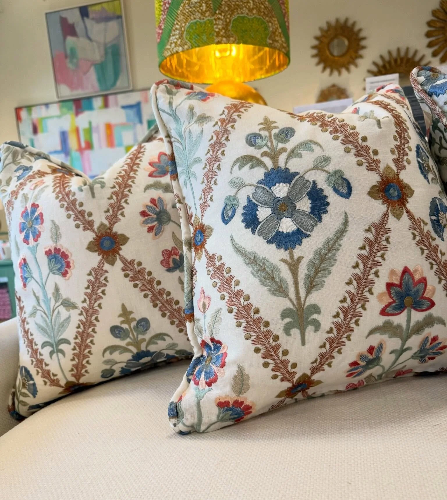 Custom pillows&mdash;we can do that 👍 

Check out this pair of GP &amp; J Baker pillows in their &ldquo;Perrycroft&rdquo; fabric made for our client!