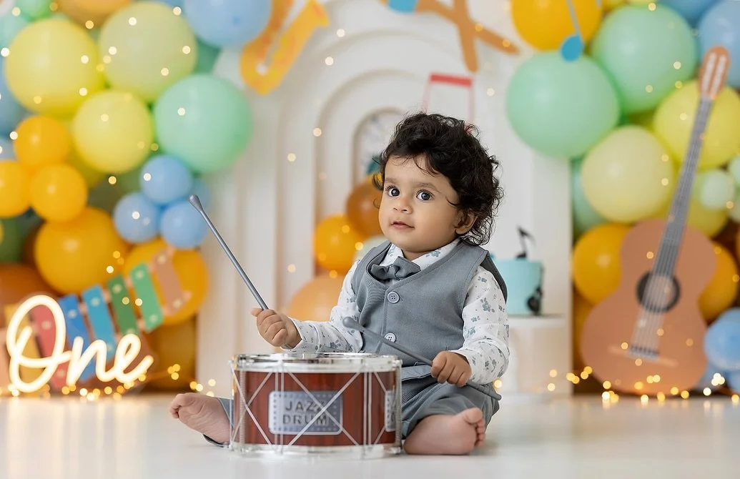 Turning ONE never looked this fun! 🎶🎂this little rockstar is ready to celebrate with music, cake, and lots of smiles!