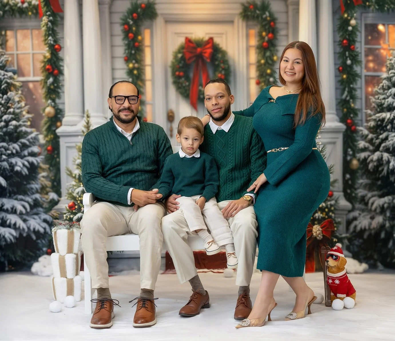 🎄🎄LAST CALL for Christmas Minis! 🎄🎄
Limited spots JUST opened &mdash; don&rsquo;t miss it!
Choose one of your favorite background and let&rsquo;s create magical holiday memories.

📩 DM me for info
🎄 Spots available &mdash; take advantage now!