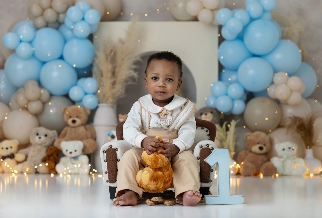 So cute! 🥰 Cake smash 💥! DM for info ℹ️