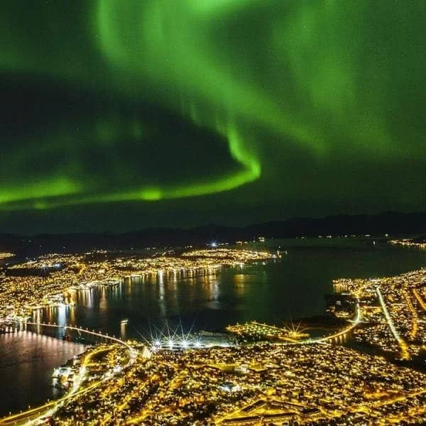 3bad1826-ddfe-4c18-a626-03acab629c15ea8ab145-371d-e911-81ad-0638e13695768a3625dd-d058-463e-a677-dcc4cfca303aTromso-night-lights.jpg