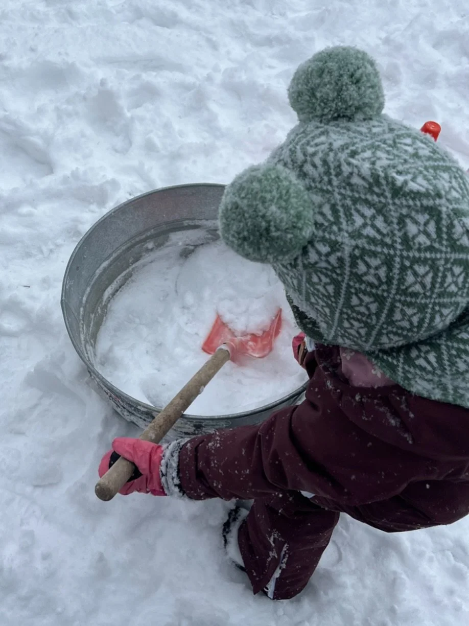 Snowy bliss ❄️❤️ #glacierwaycooperativepreschool #glacierwaycoop #annarborkids #cooppreschool #snow