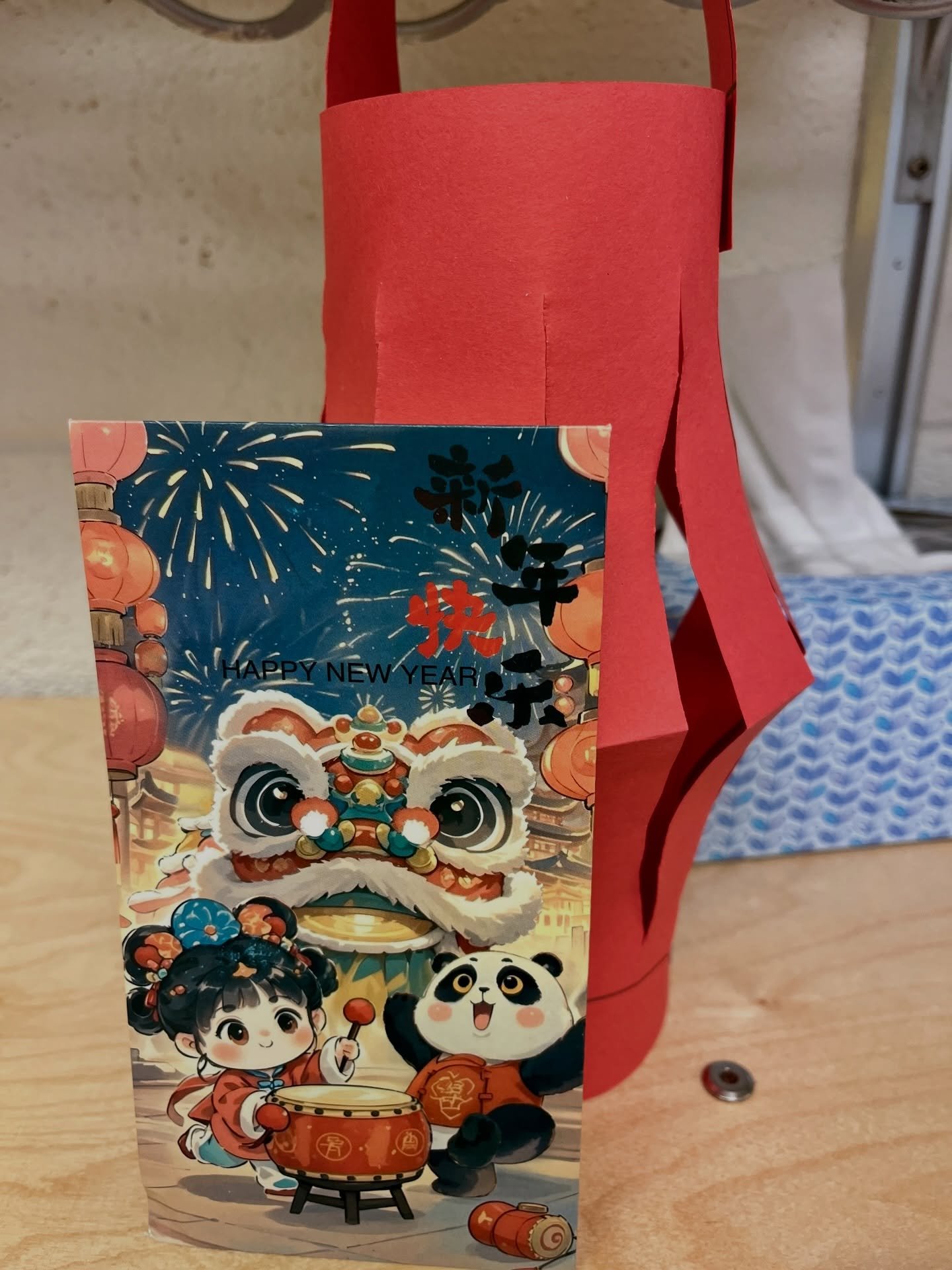 Happy Lunar New Year! We learned about the holiday's traditions from our parents and had a blast crafting our own dragons and lanterns! We are so grateful for our co-op parents who come together to make every day special for our preschoolers🏮🎊🐲🧧 