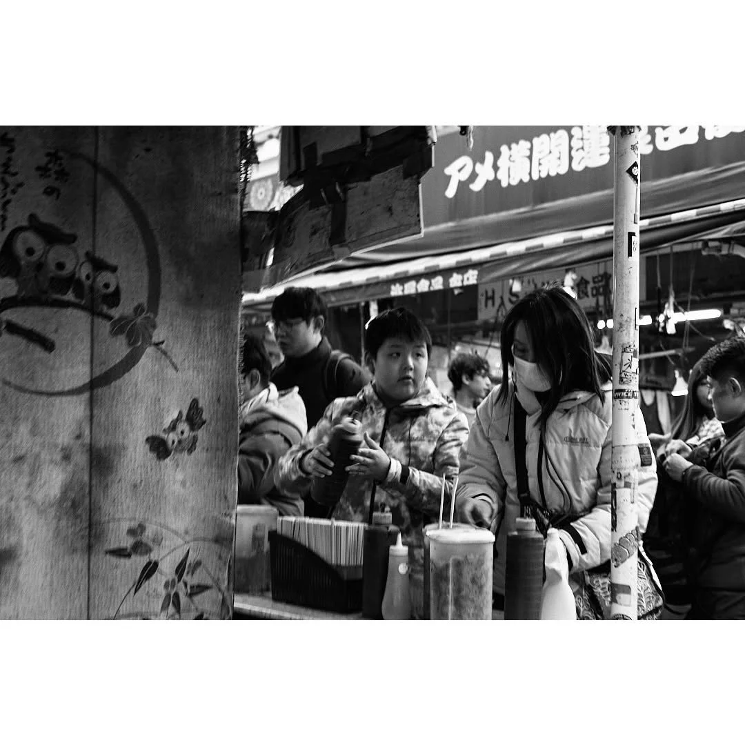 母さん食べていい？

#tokyocameraclub #leicam11monochrom #summilux50 #streetphotography #tokyostreetphotography #tokyostreet #streetcollective #burn #arebureboke
