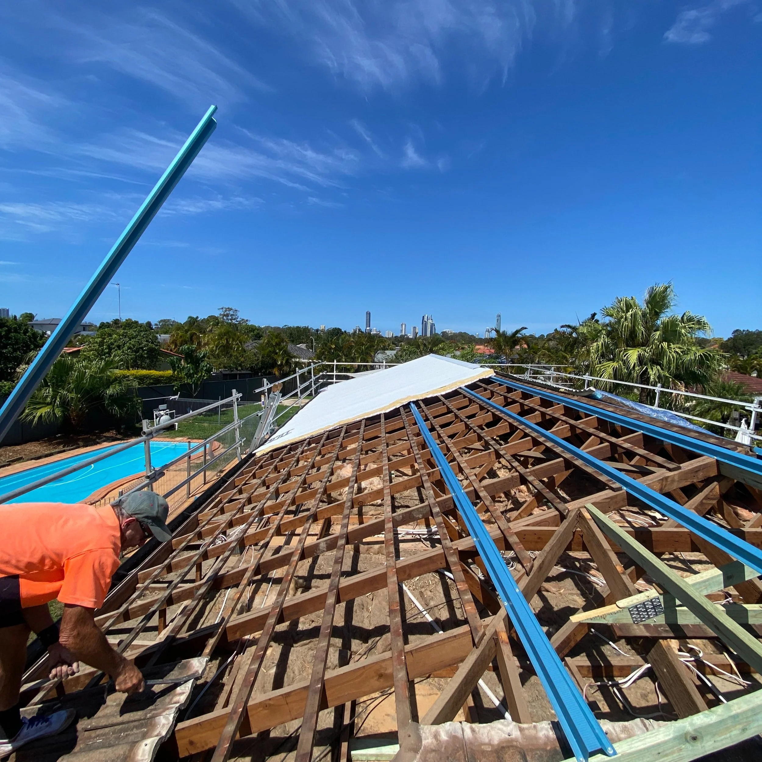 Construction+Estimator+on+Gold+Coast+Estimating+for+resudential+re-roof+project.jpg