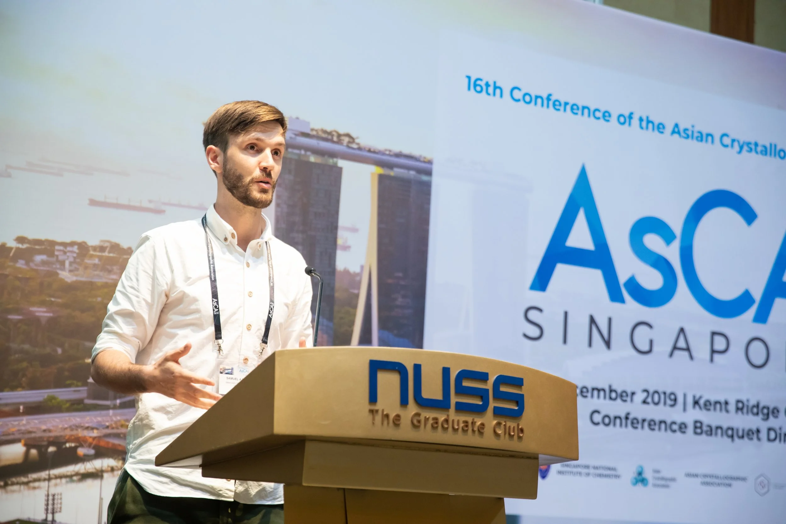 Our director presents at crystallography convention