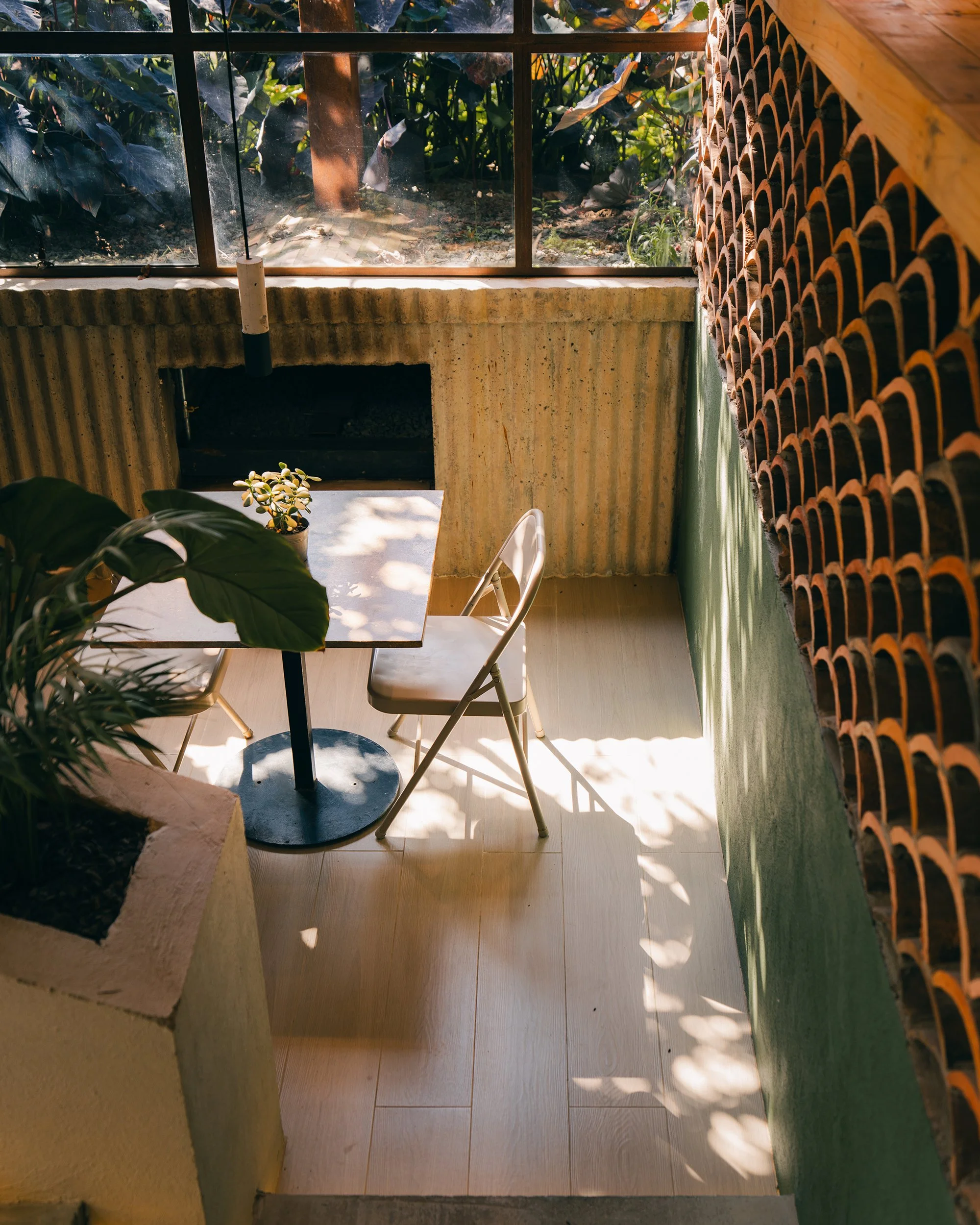 casa-elvira-comedor-ventana-cenital.jpg