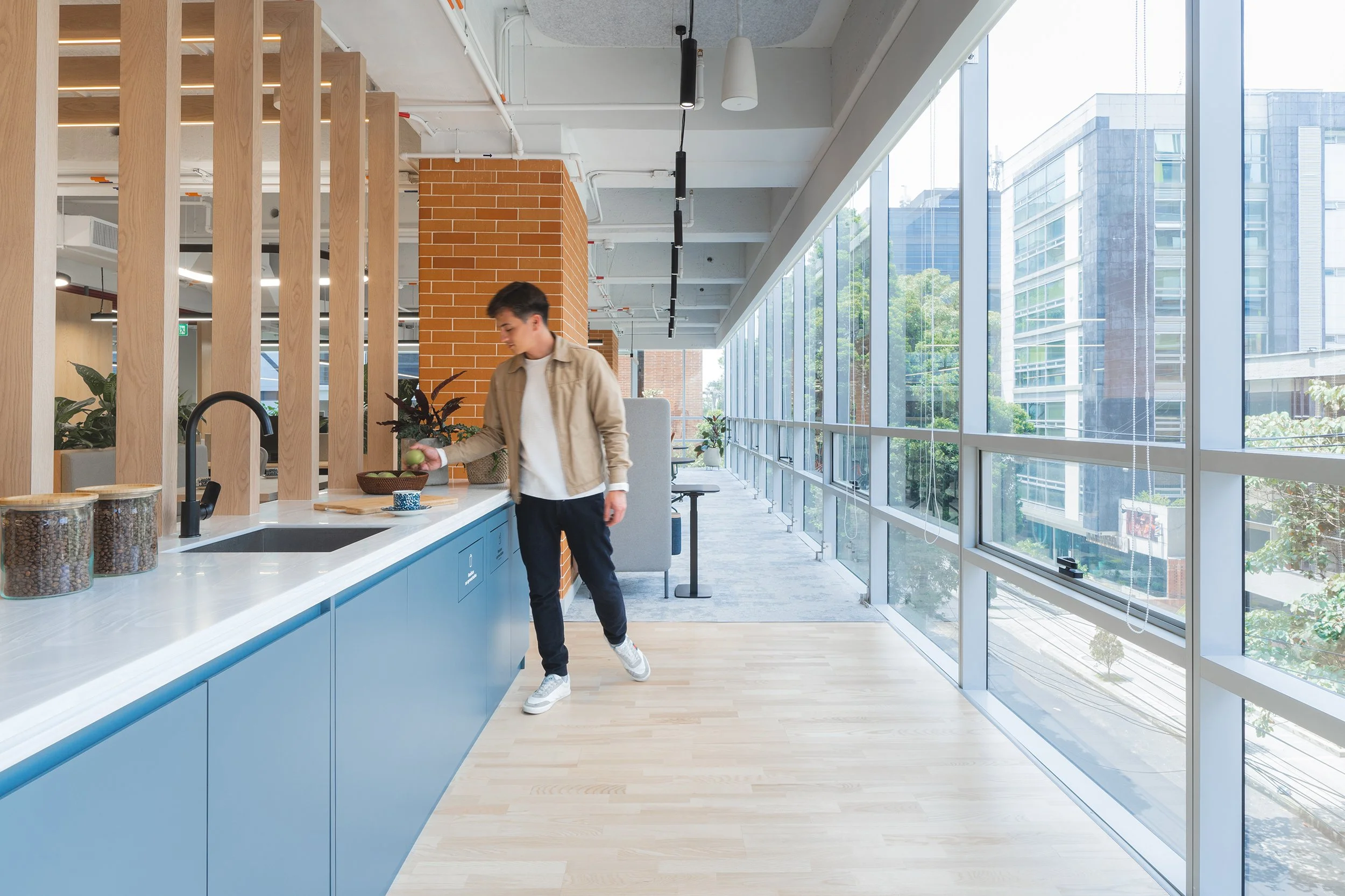 oficina-gensler-cocina.jpg