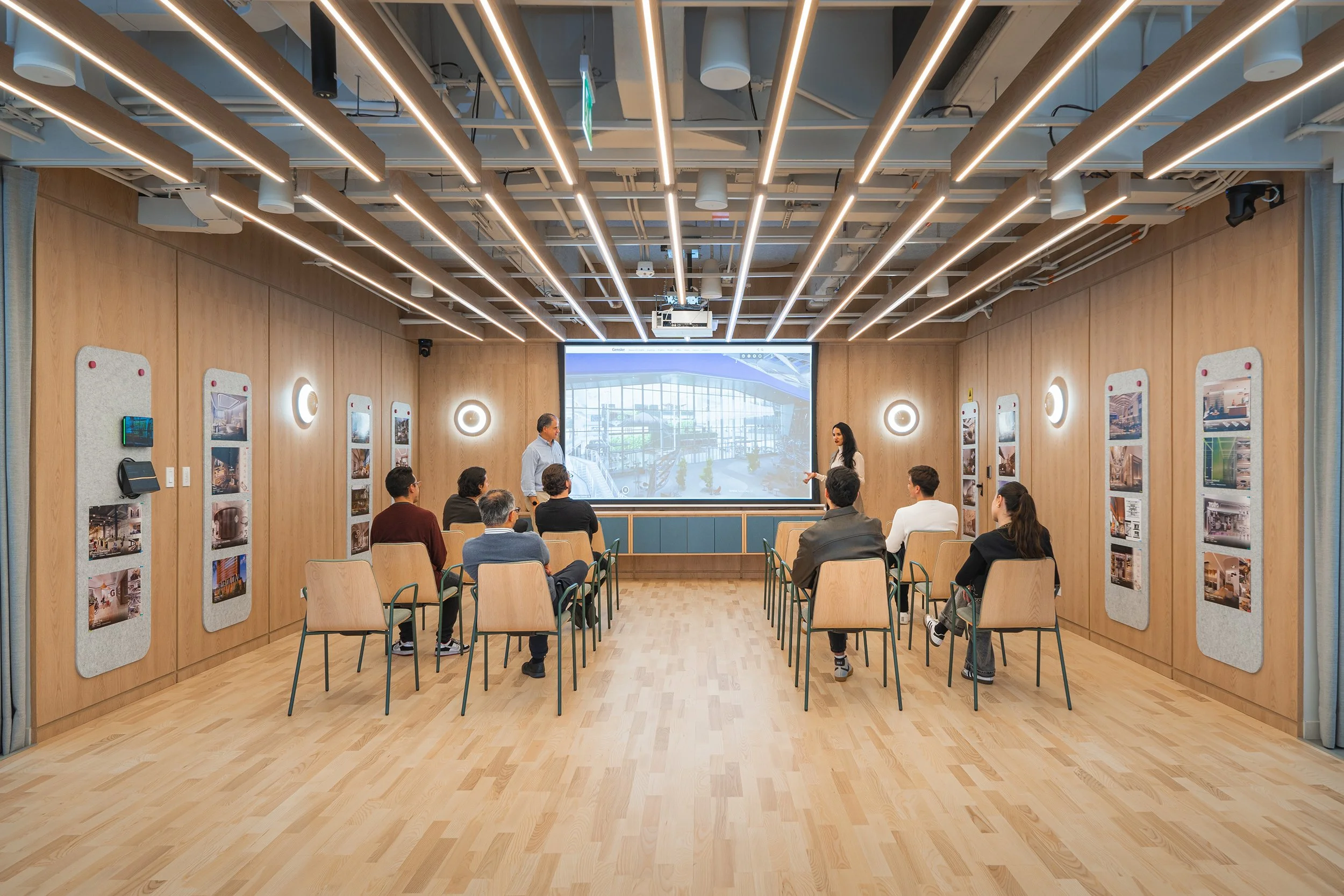 oficina-gensler-reuniones-flexible-2.jpg