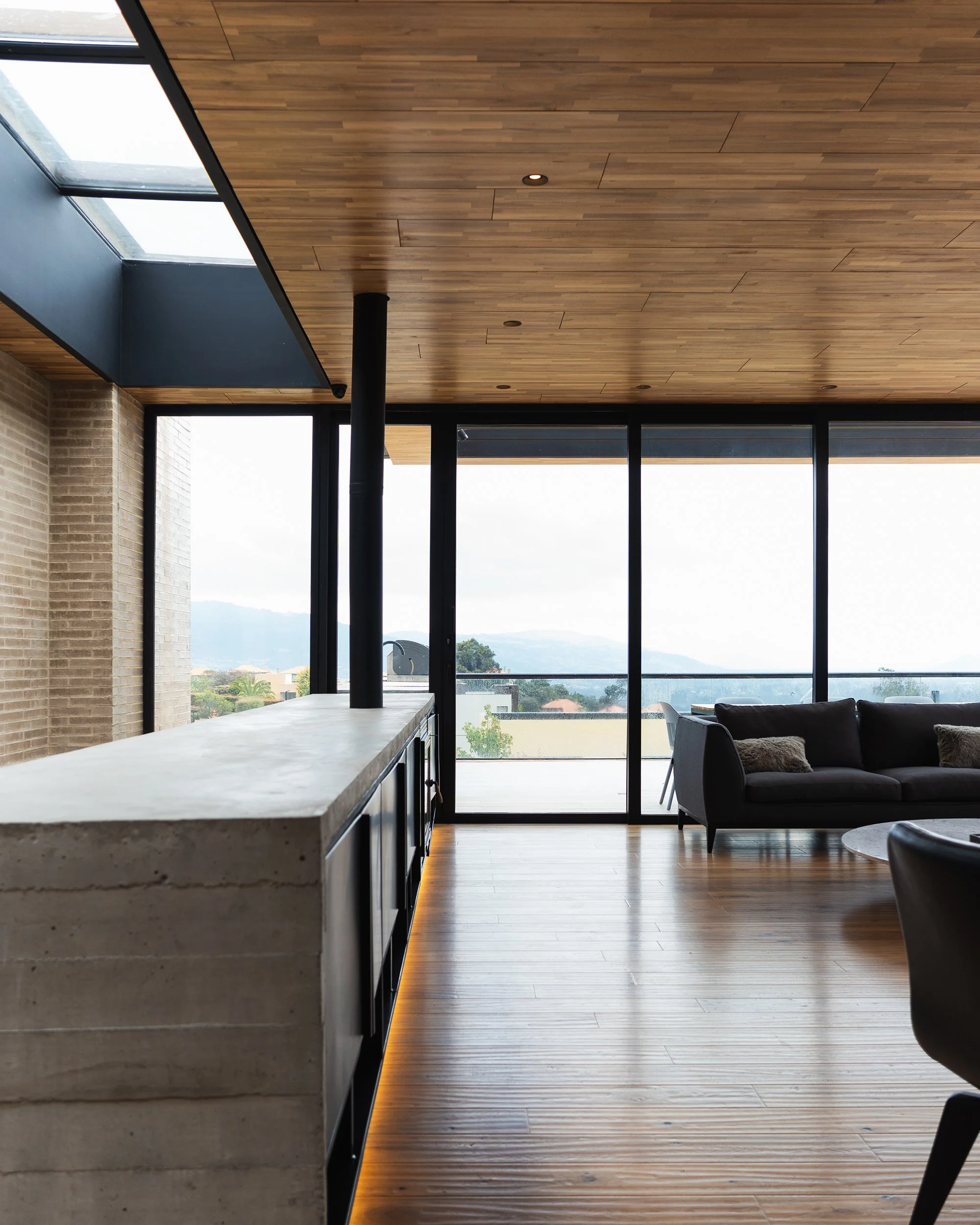 casa-35-chimenea-sala.jpg