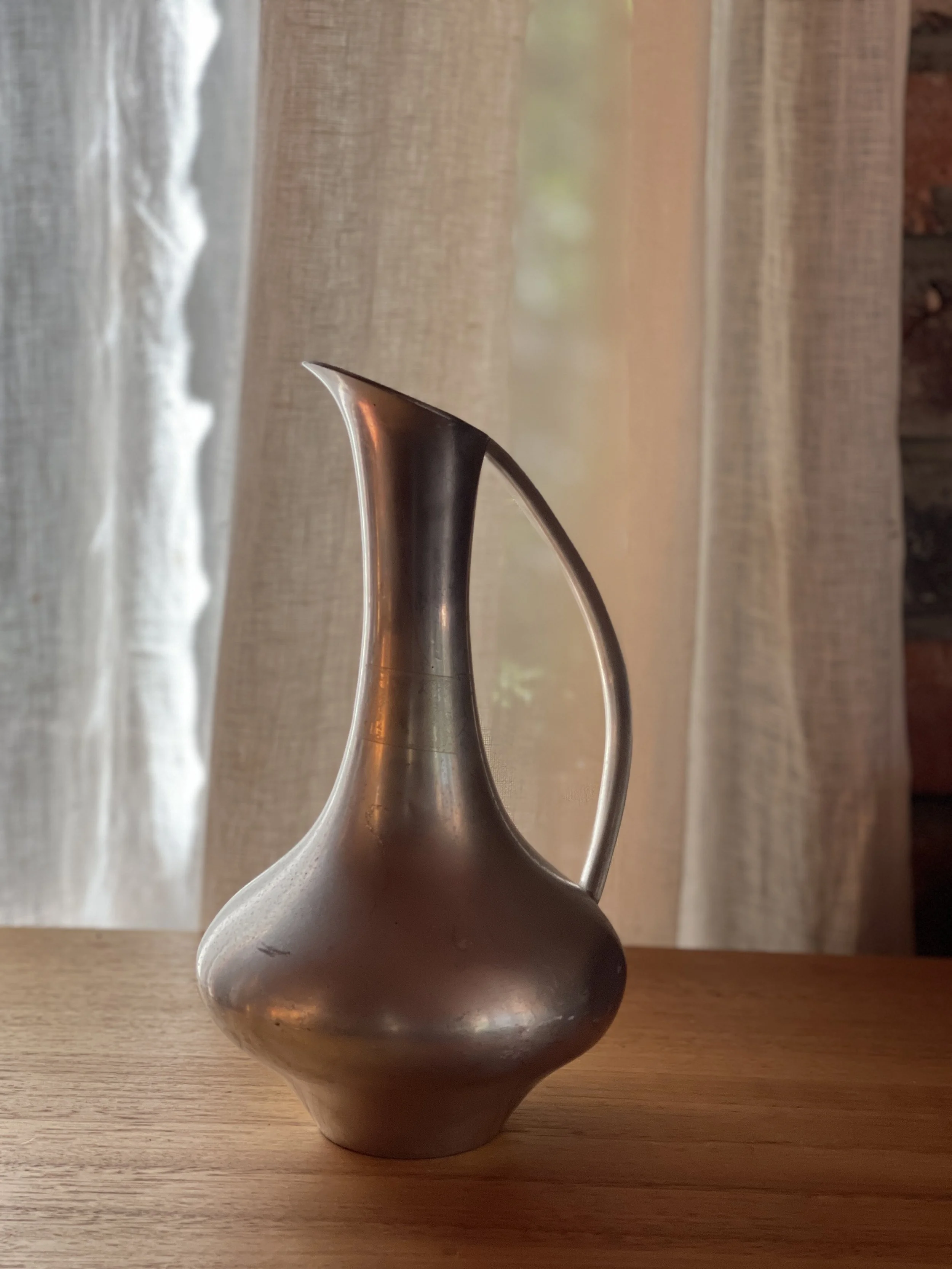 aluminium jug vase