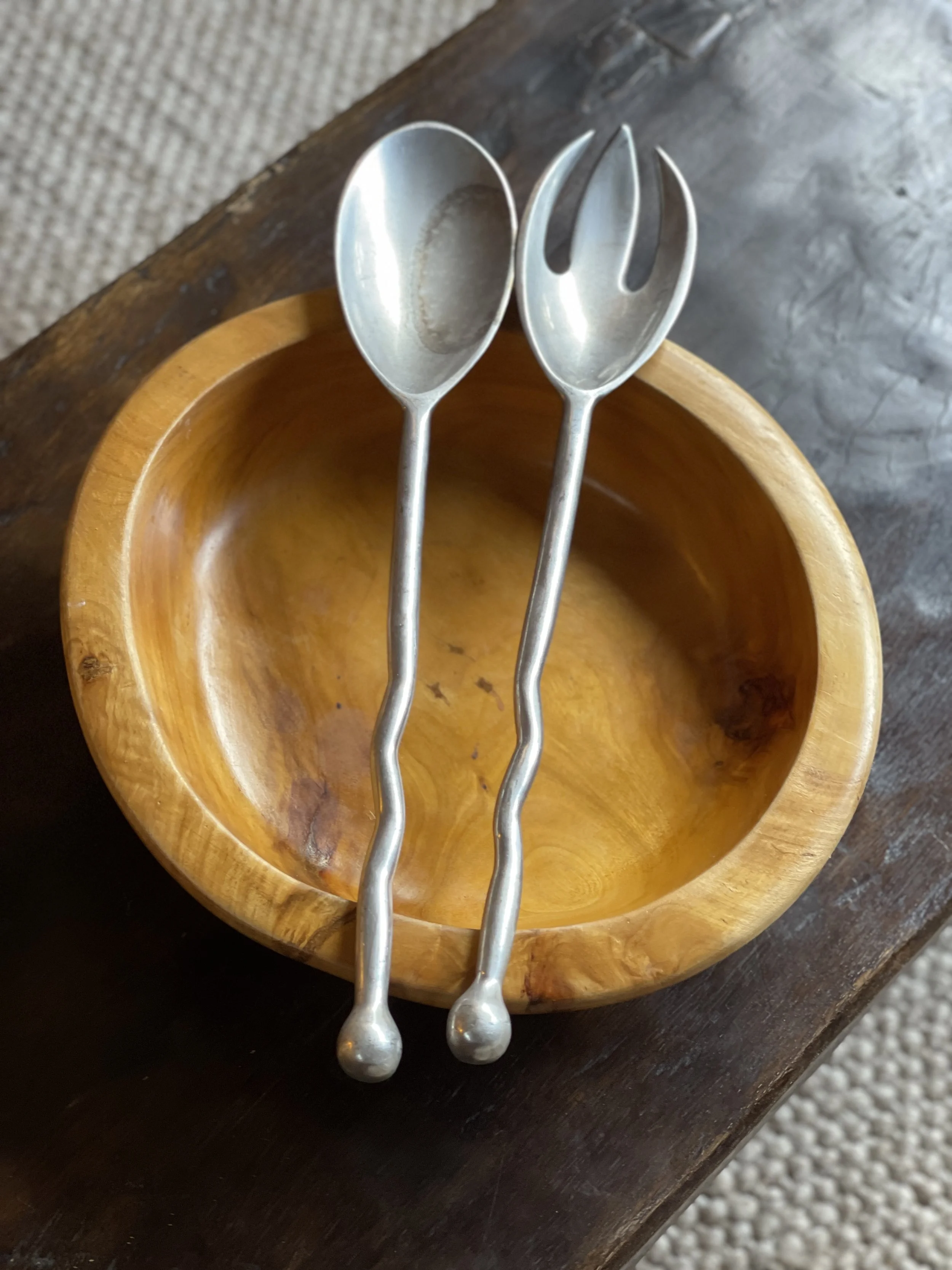 wavy aluminium serving set