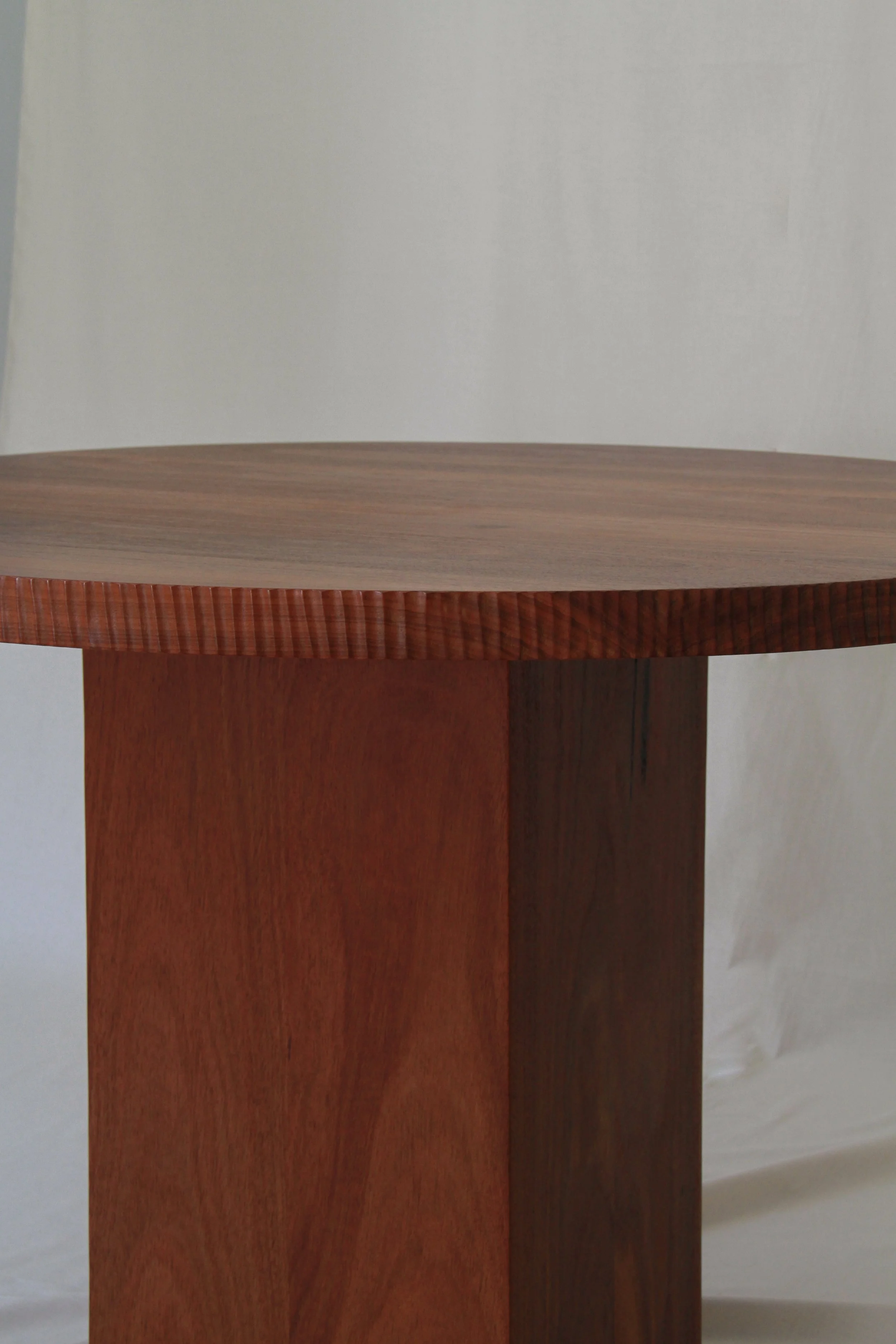 Rippled Edge Dining Table-5.jpg