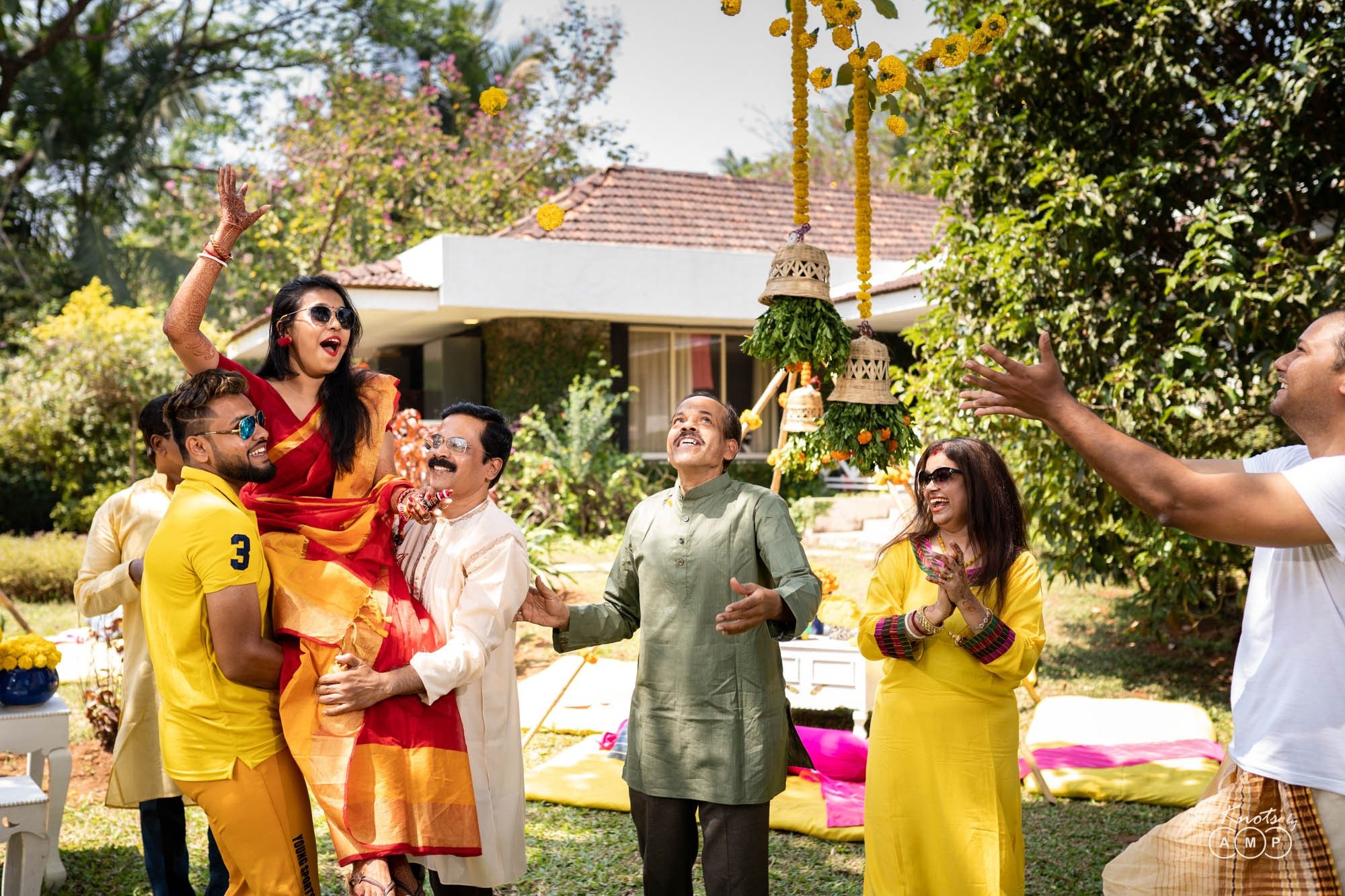Intimate-Bengali-Wedding-at-Basho-Bougainvillea-Resort-Karjat-48-of-144.jpeg