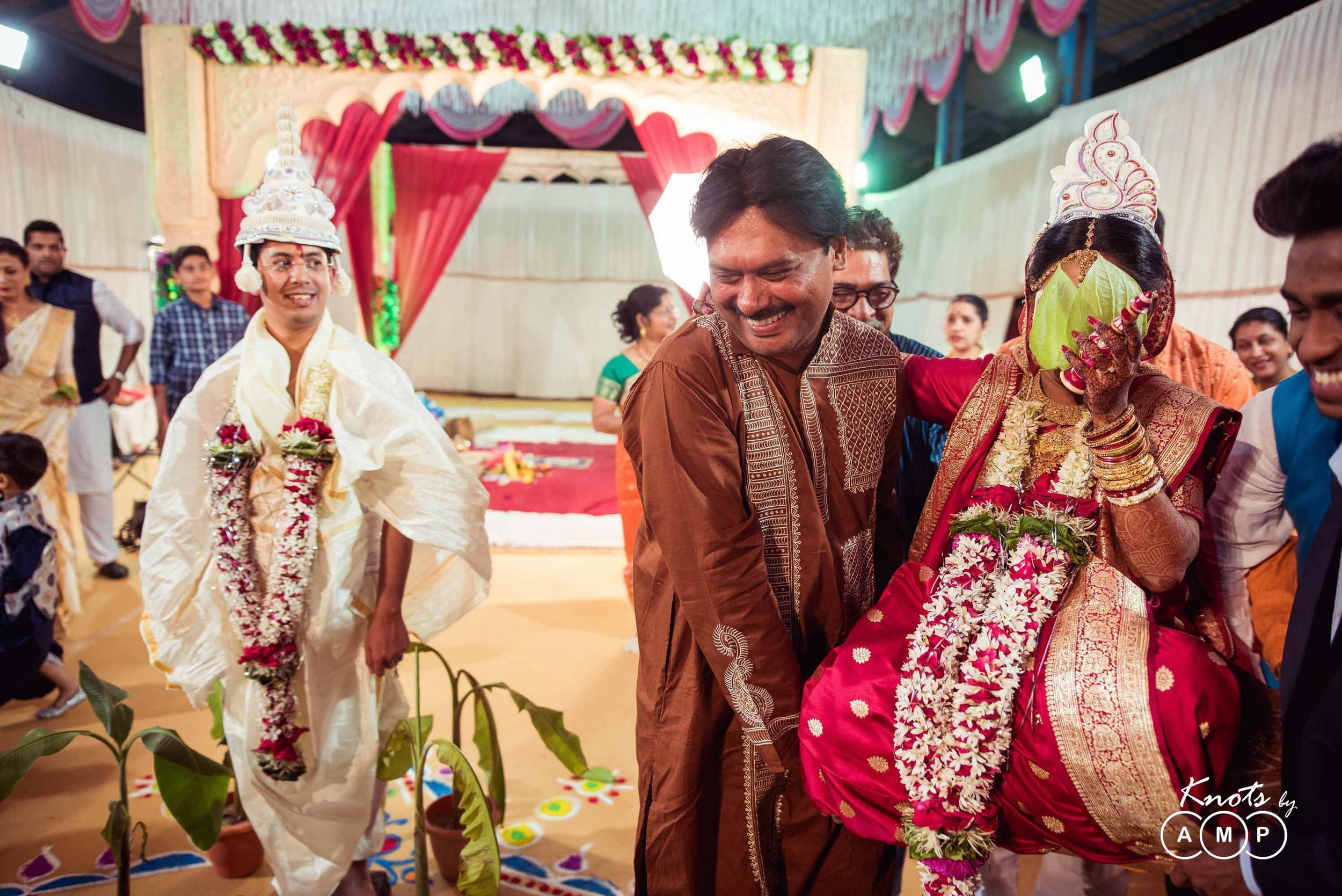 Bengali-Malayali-Wedding-34.jpeg