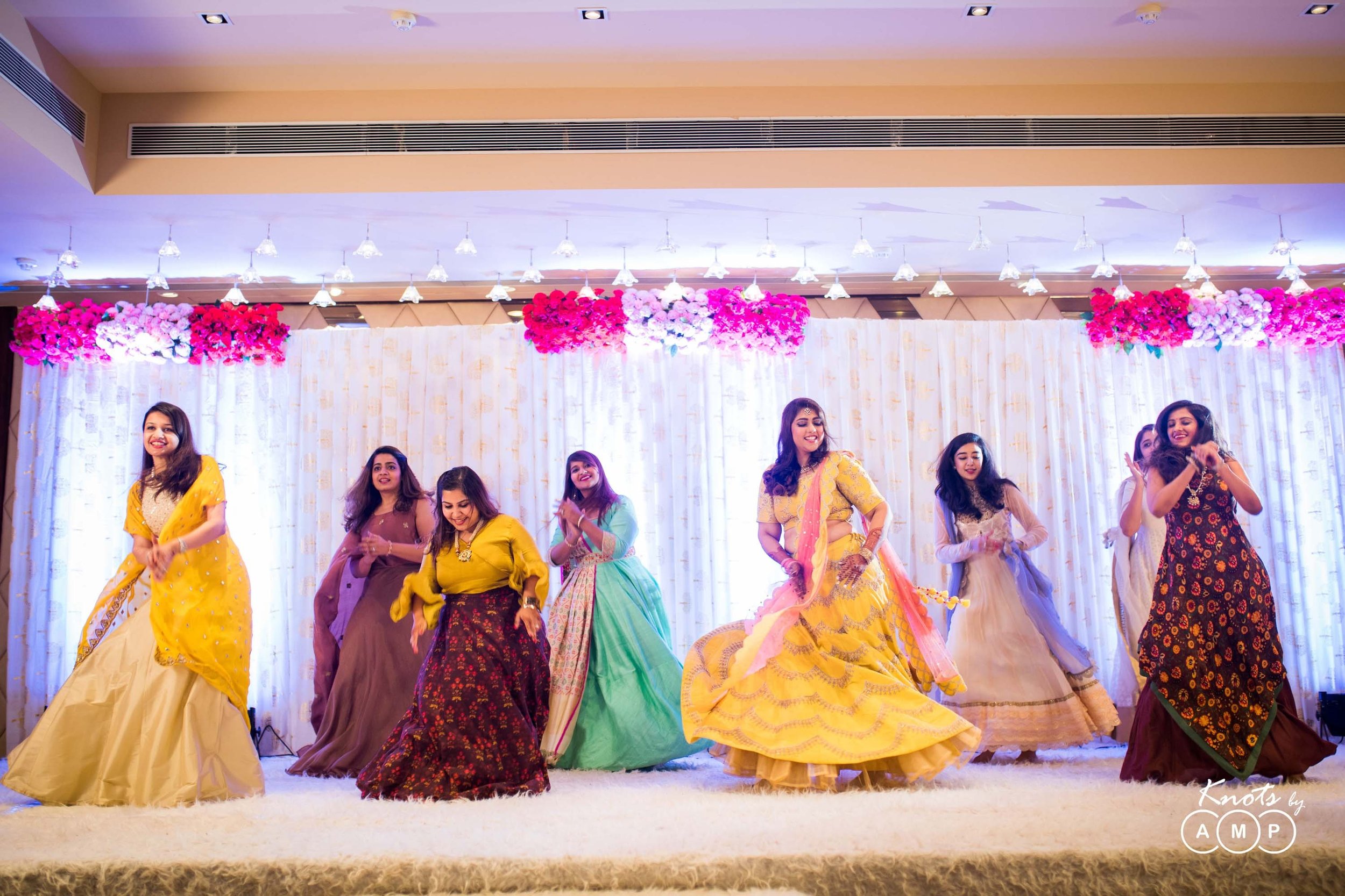 Gujarati-Engagement-in-Mumbai-29.jpeg