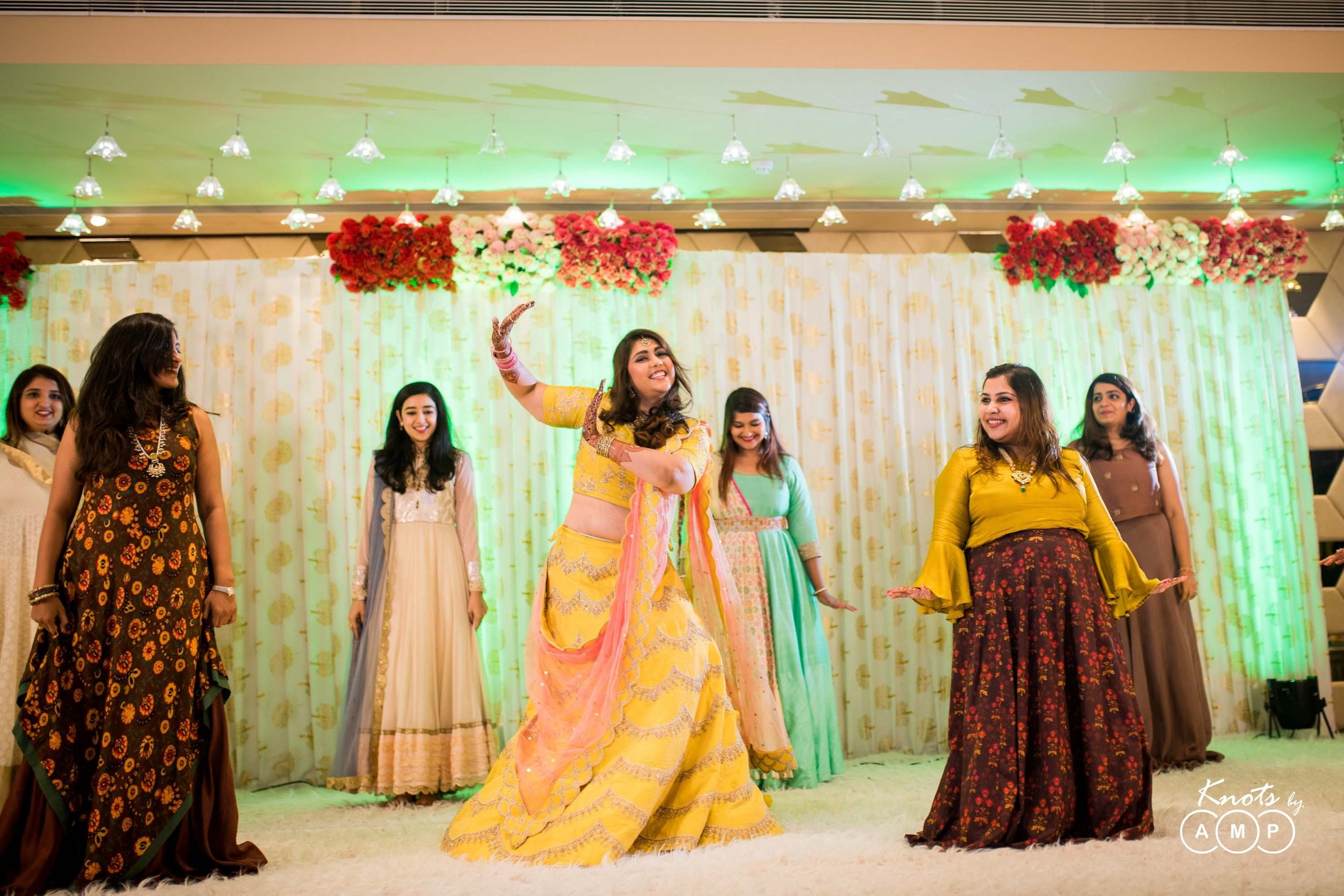 Gujarati-Engagement-in-Mumbai-33.jpeg