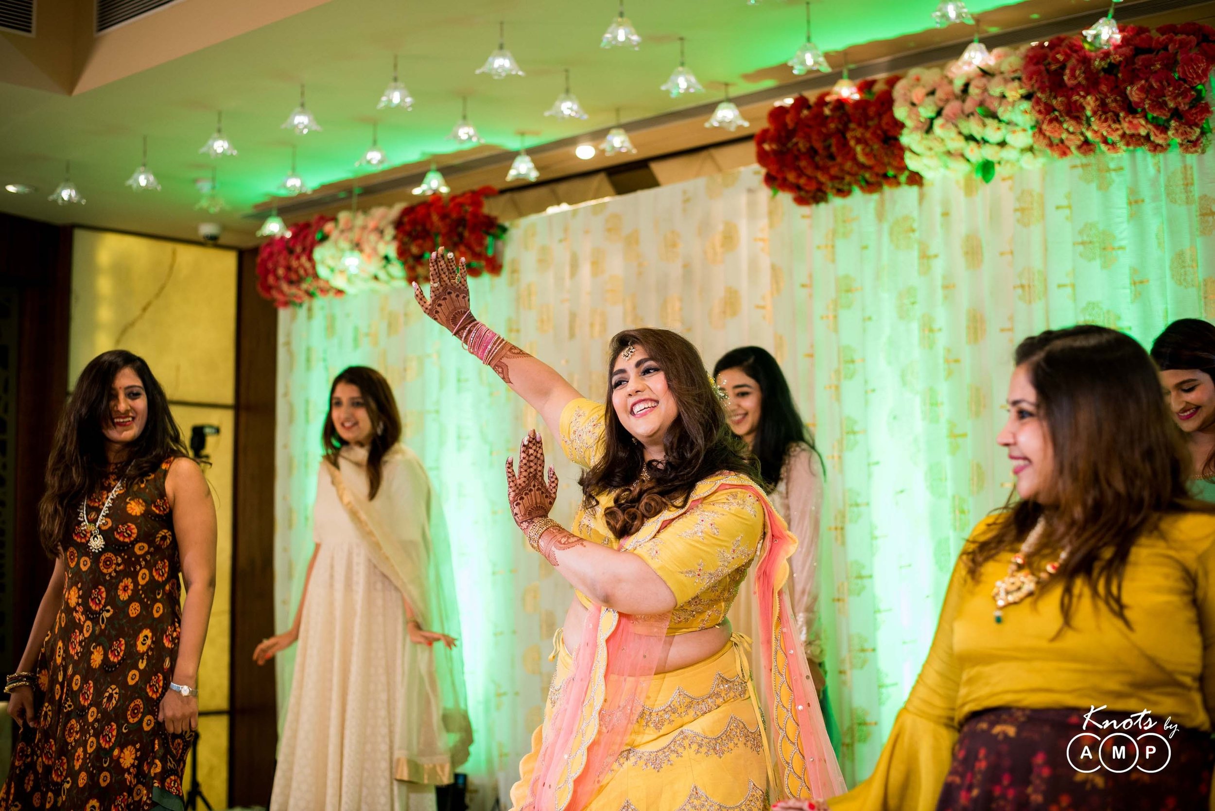 Gujarati-Engagement-in-Mumbai-34.jpeg