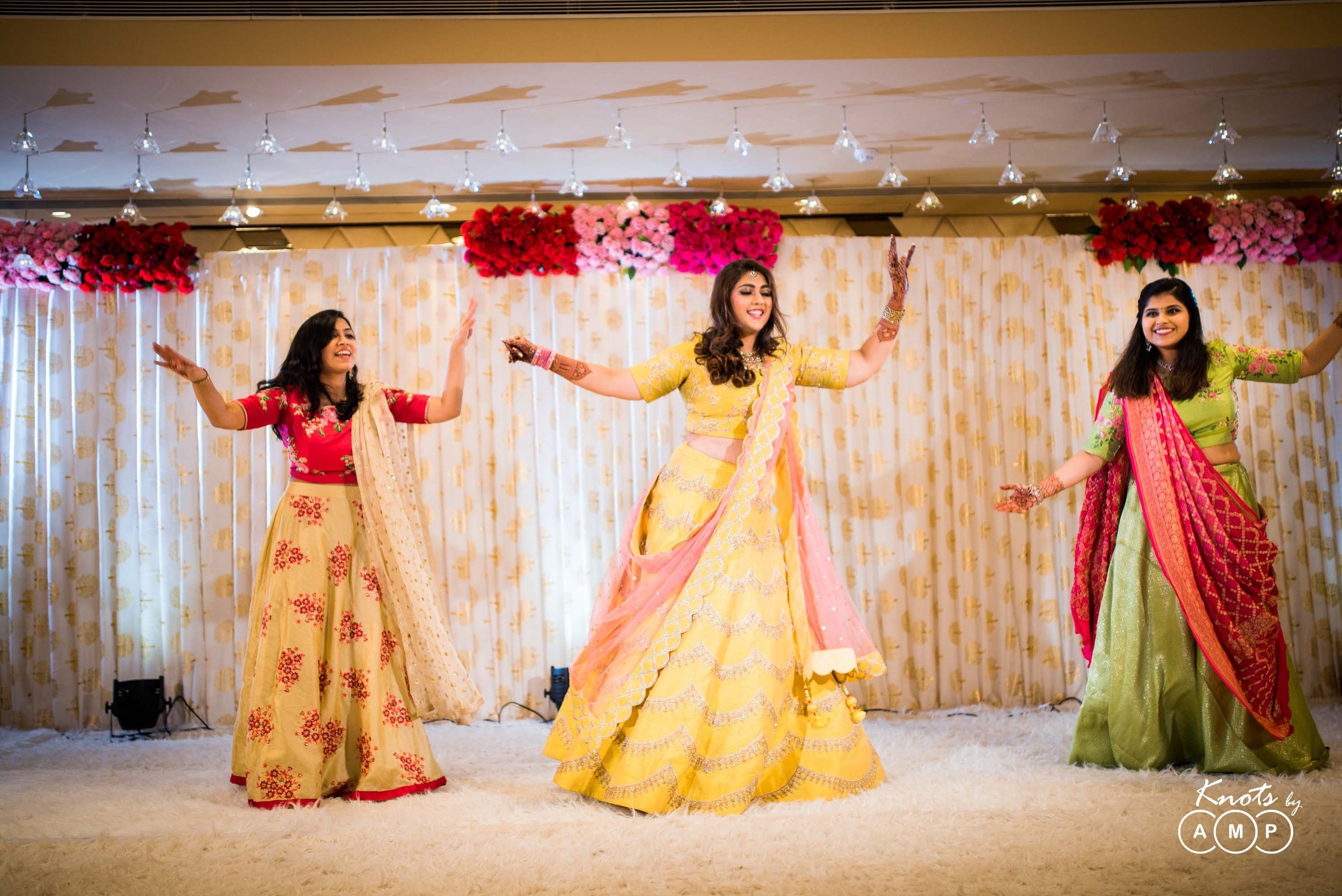 Gujarati-Engagement-in-Mumbai-50.jpeg