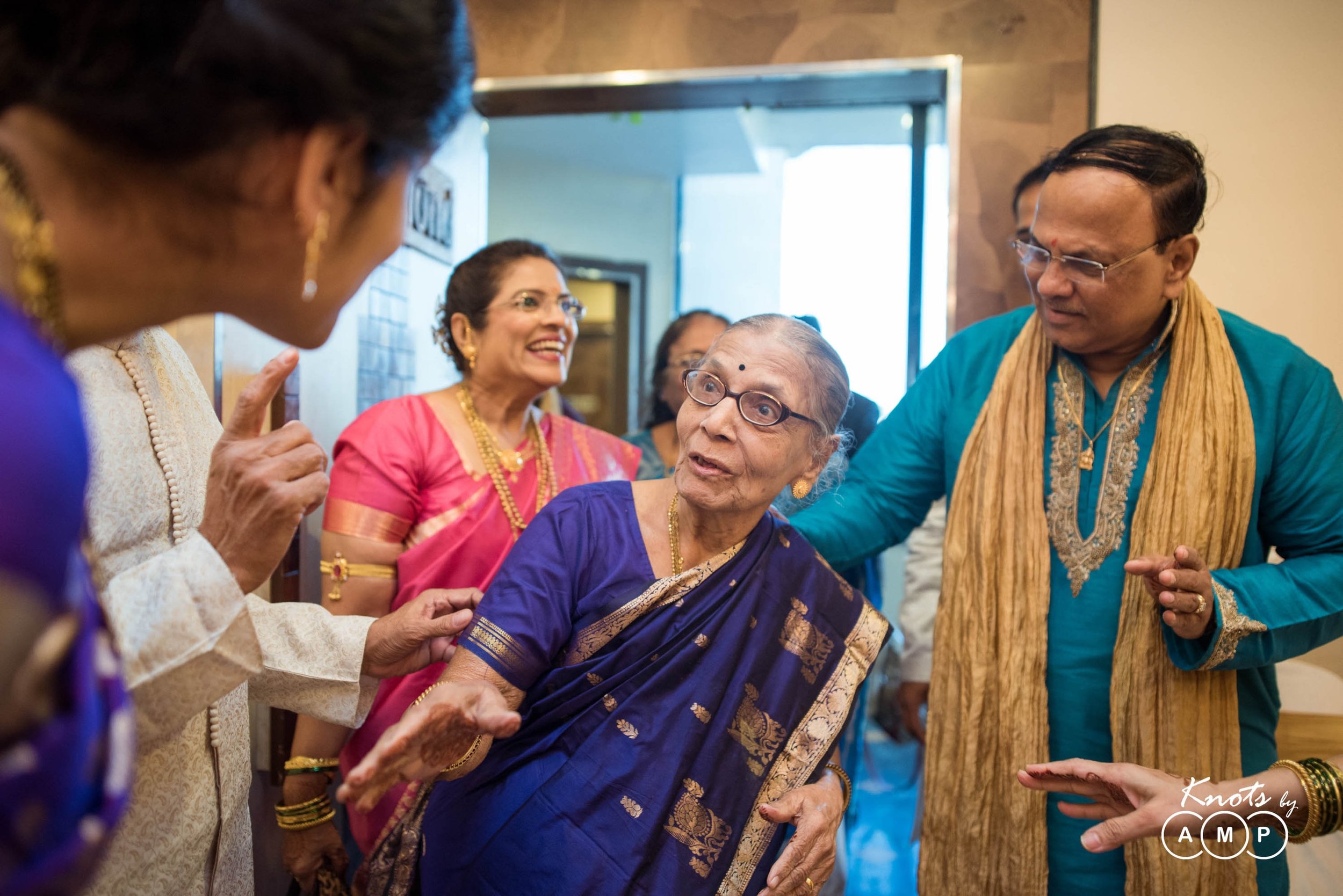 Maharashtrian-Wedding-at-Tip-Top-PlazaThane-10.jpeg