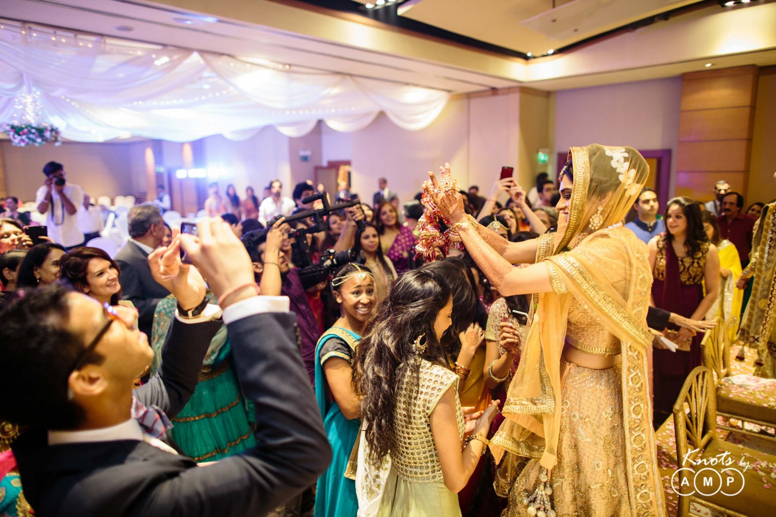 Punjabi-Gujarati-Wedding-at-Taj-VivantaMumbai-123.jpeg