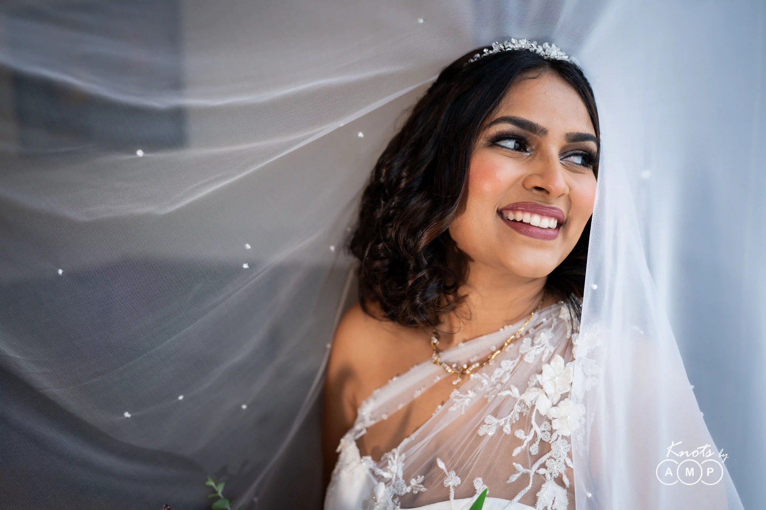 White-Wedding-In-Mumbai-18.jpeg