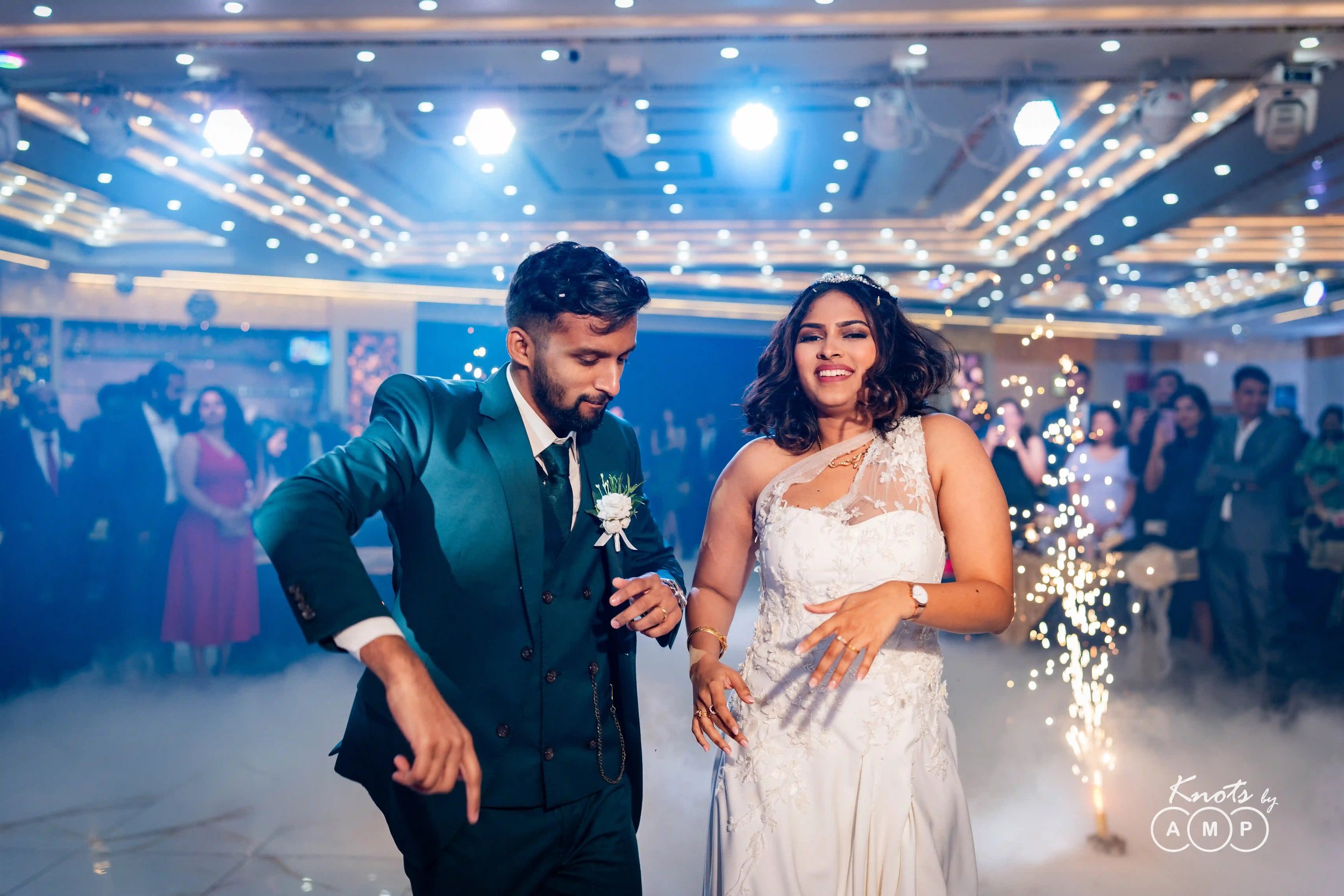 White-Wedding-In-Mumbai-42.jpeg
