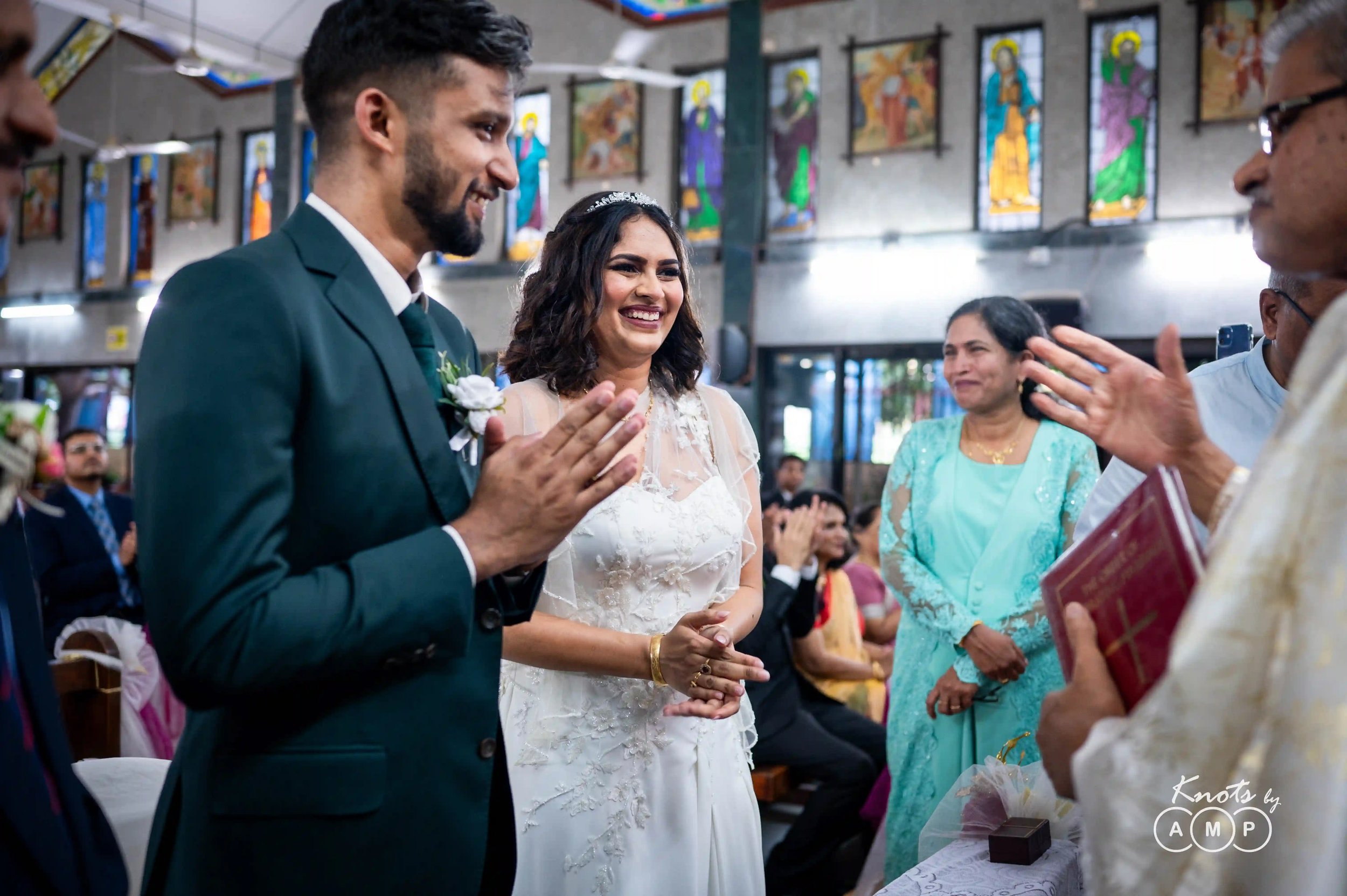 White-Wedding-In-Mumbai-51.jpeg