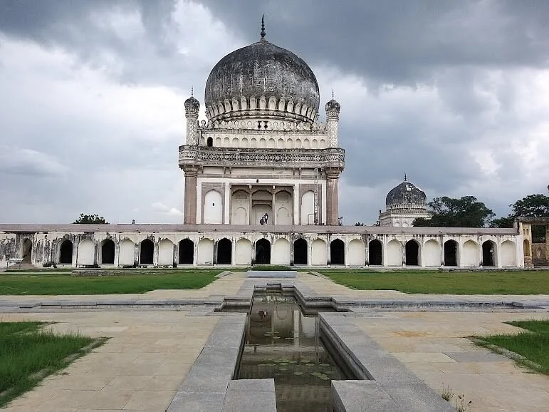 qutub-shahi-tombs.jpg