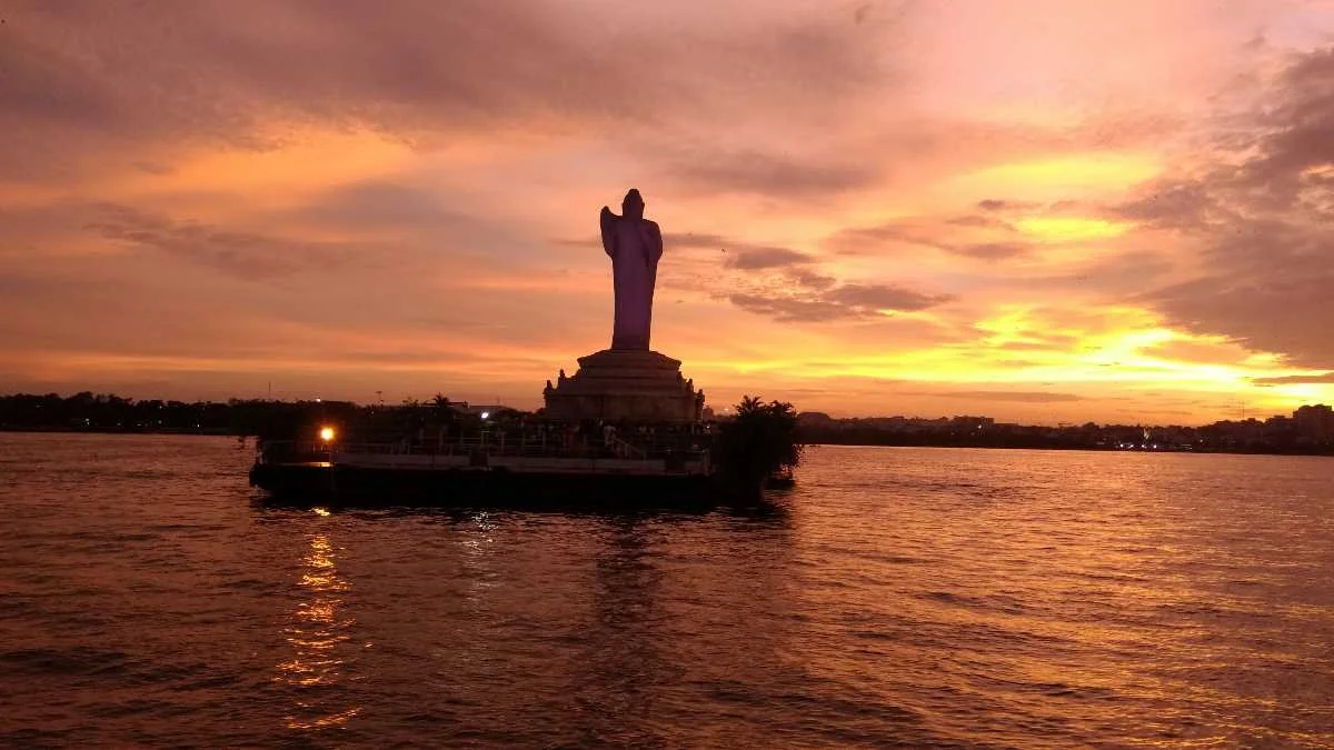 Hussain_Sagar_Lake2C_Hyderabad_20230309151019.jpg