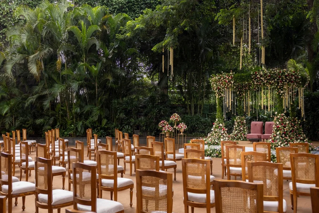 rz-blrrz-indian-wedding-seating-18796_Classic-Hor.jpeg