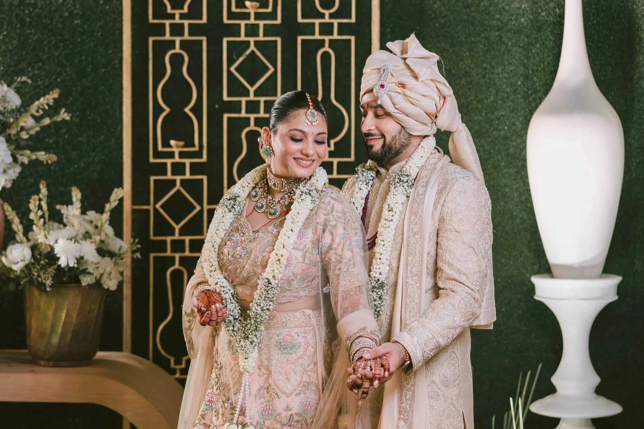Riddhi &amp; Karan’s Wedding in Mumbai, Mini Turf &amp; One8 Commune Celebration