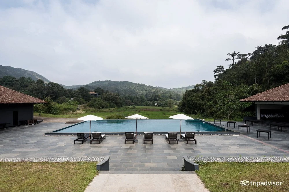 outdoor-pool--v18063105.jpg