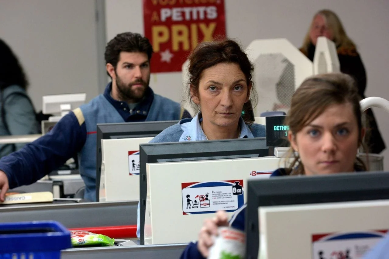 Retail. Là où le travail doit sourire pendant que l’économie se tend