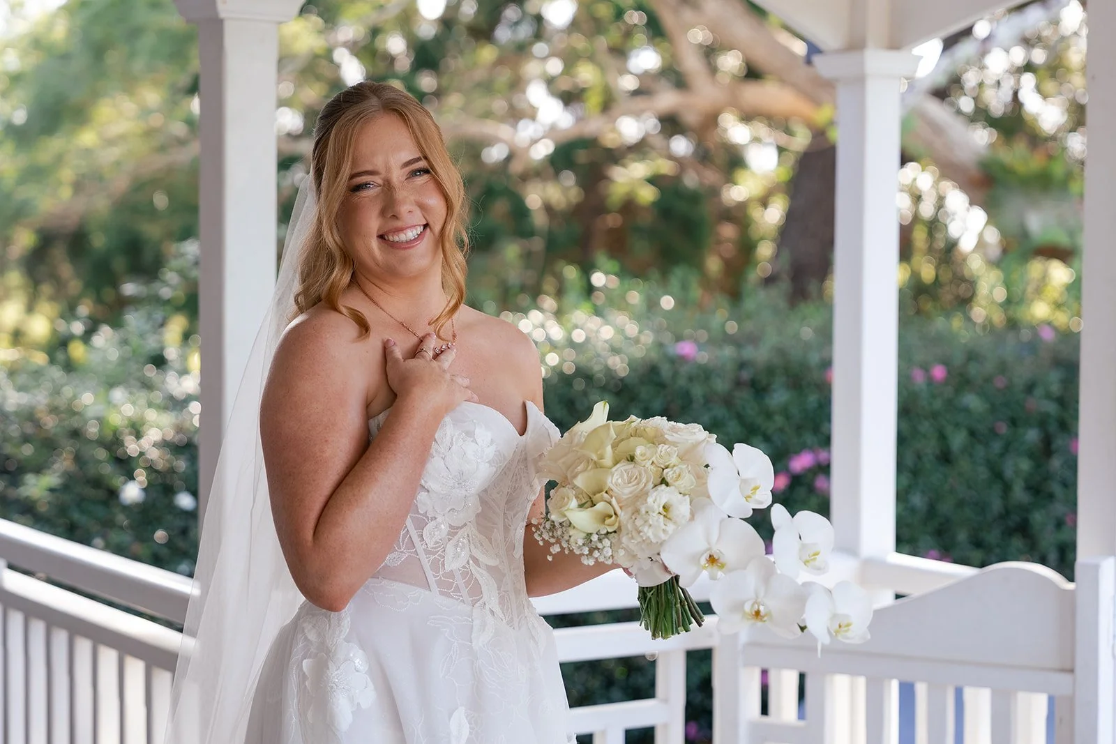 White_Wedding_Flowers.jpg