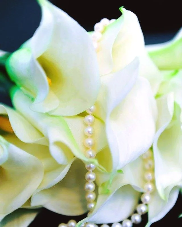 It's my 14th wedding anniversary today! 

And you can bet your ass I did my own flowers! 

I wasn't a florist back then, but knew what I wanted so made it happen (was actually in training to be a makeup artist which I did bridal hair &amp; makeup for