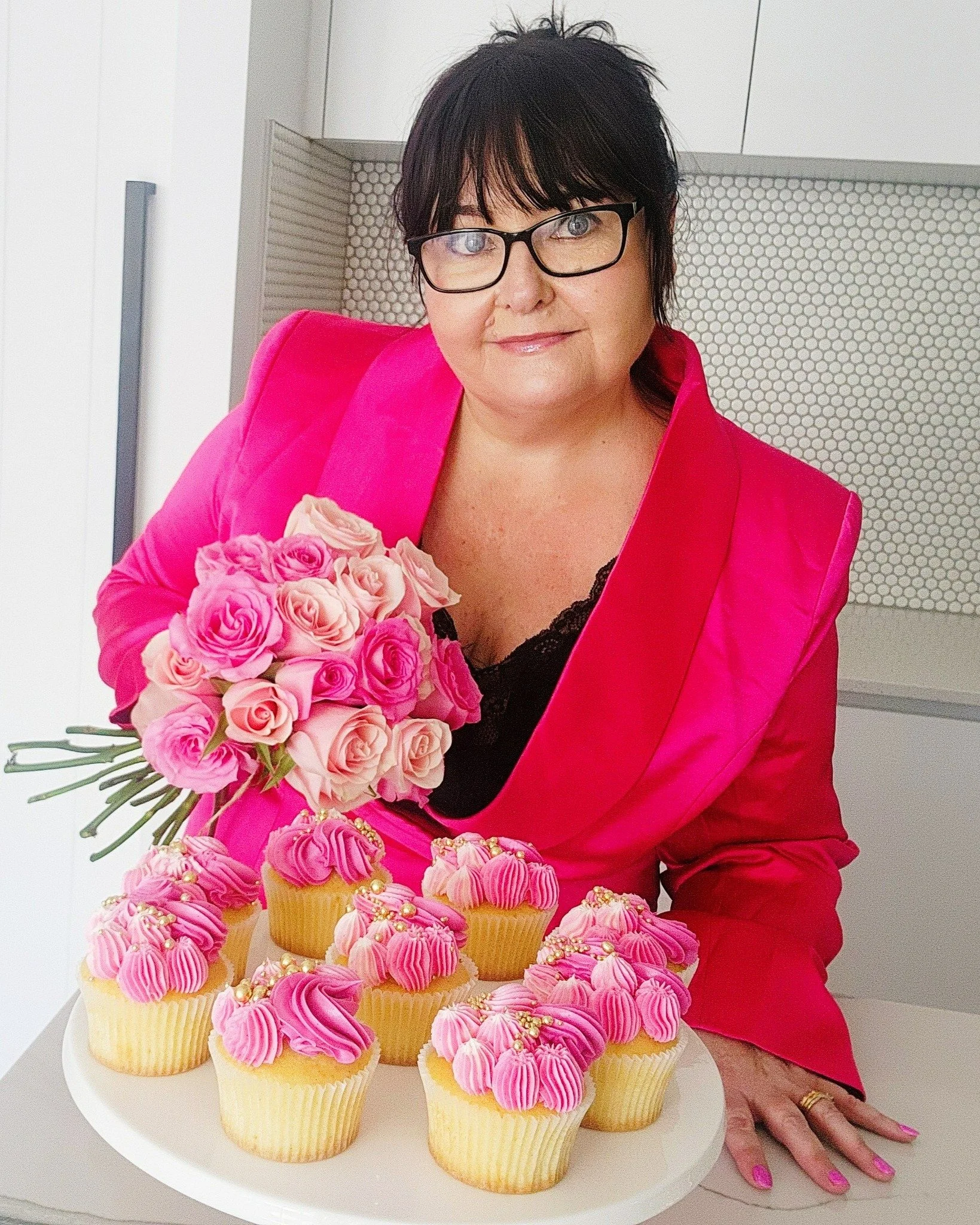 One year ago today I rebranded to Pink Petals!

What a ride it's been, and I've loved every minute.

Naturally I had to celebrate with two of my favourite things, flowers and cupcakes!

#pinkpetalsbrisbane #weddingflorists #pinkroses #1stbirthday #pi