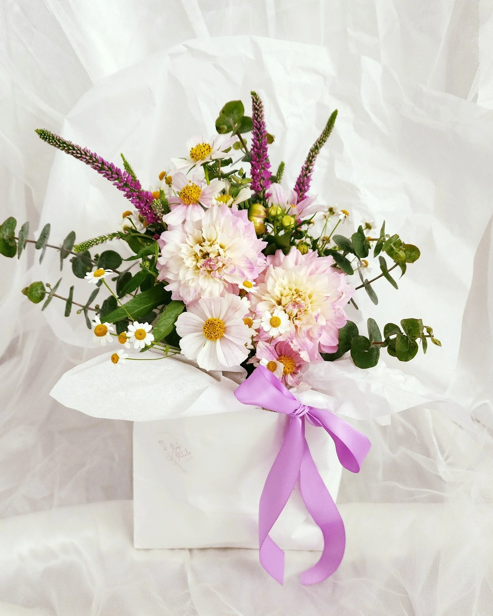 Corporate Gifting!

We made these cute little posy bags for some corporate gifts, still some time left to order for your team 🩷

#pinkpetalsbrisbane #flowers #corporagegifting #brisbaneflorist #freshflowersbrisbane #logansmallbuisness #supportlocalb