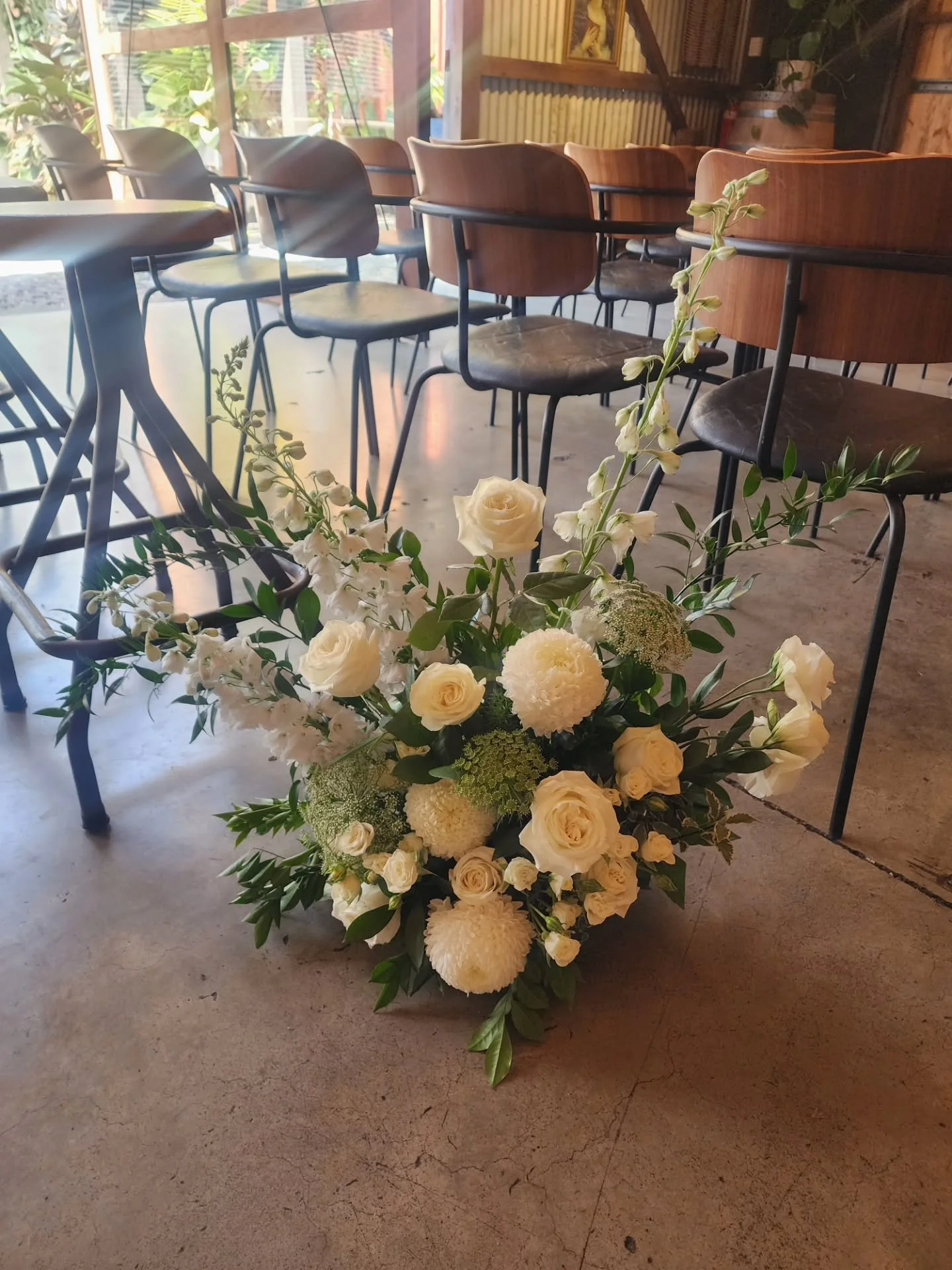 Today I've driven almost 5 hours to go do wedding flowers out at Plainby.  I'm so tired 😂  but when the bride gets teary when receiving her bouquet,  it's all worth it (now I'm going to hibernate lol)

Here's an aisle arrangement from a September we