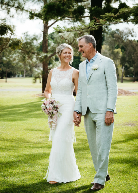 Cascading_Bridal_Bouquet.png