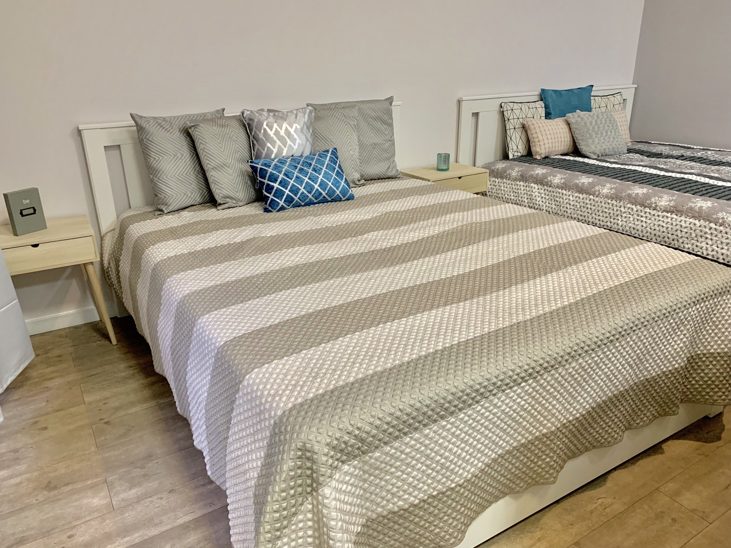 bedroom with 2 big beds