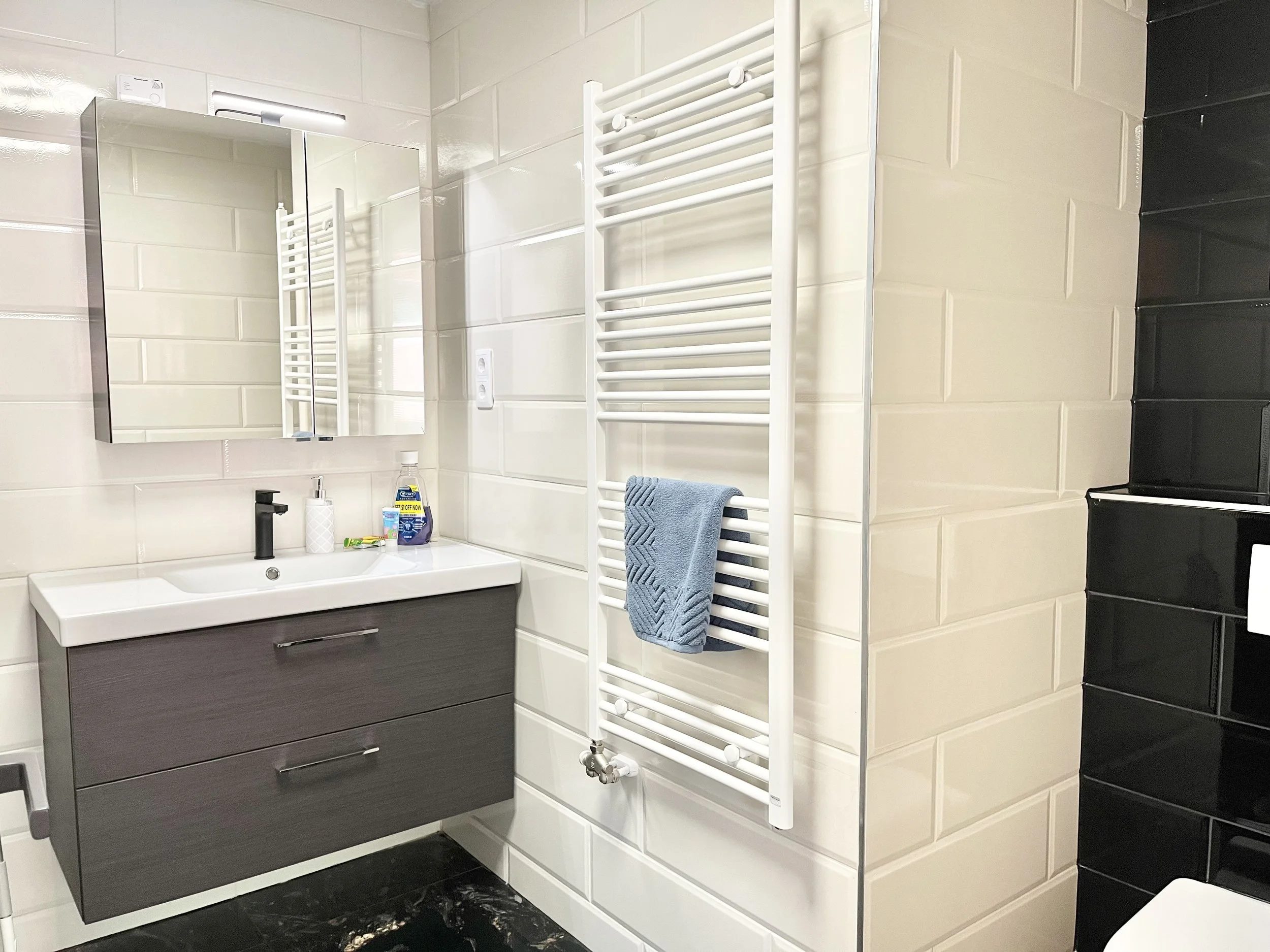 Bathroom 1 Vanity 2.jpeg