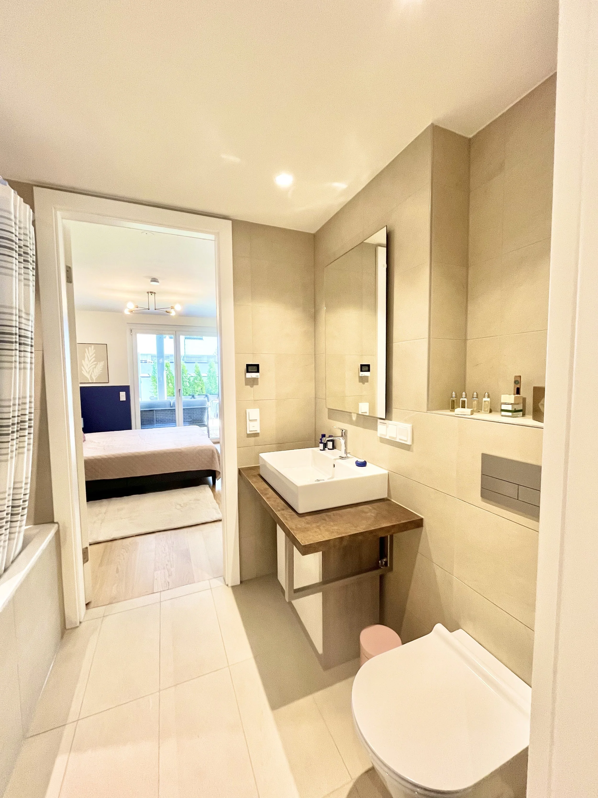 Master Bathroom.jpg